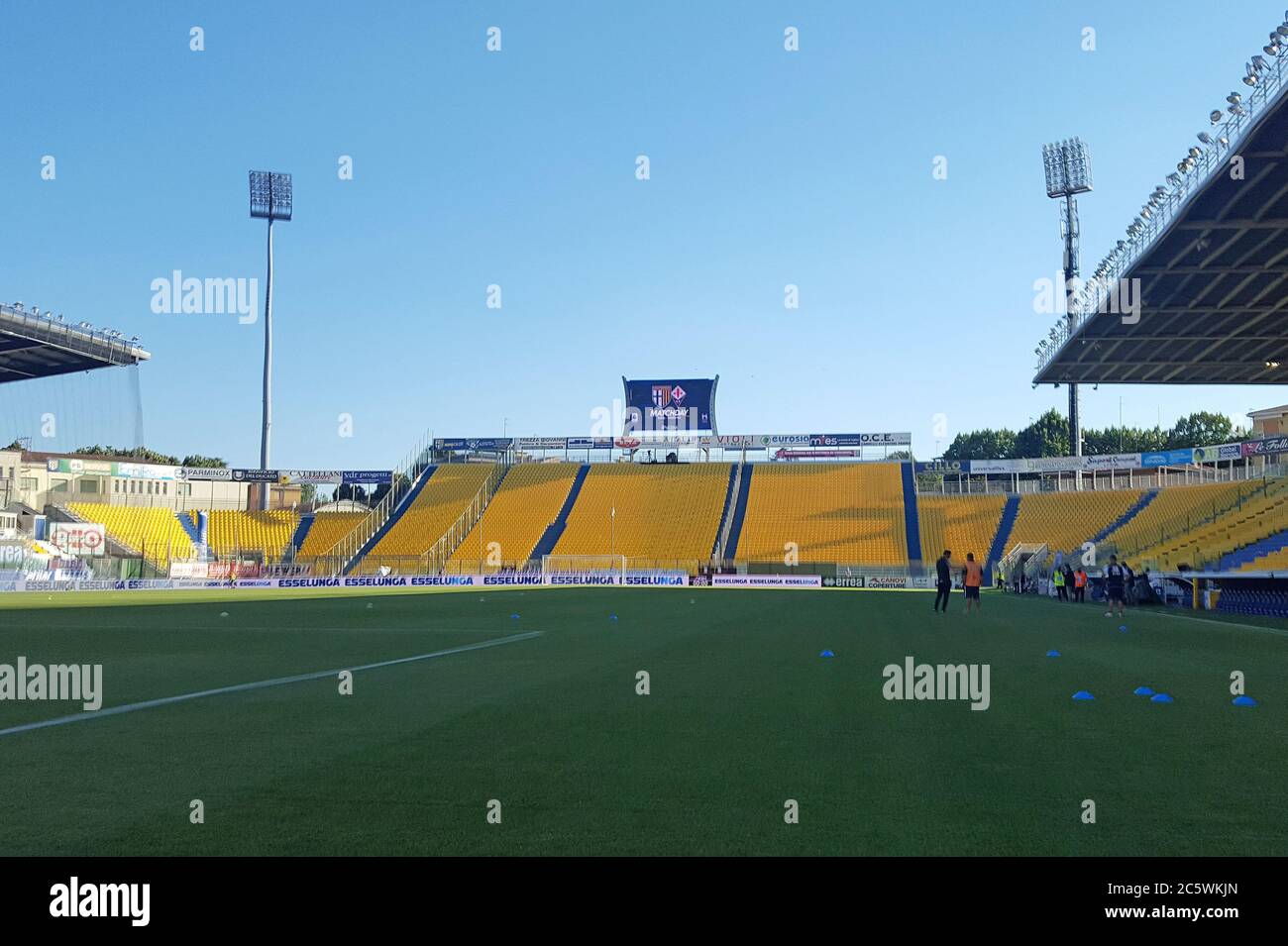 Stadium in parma hi-res stock photography and images - Alamy, image size:1300x955