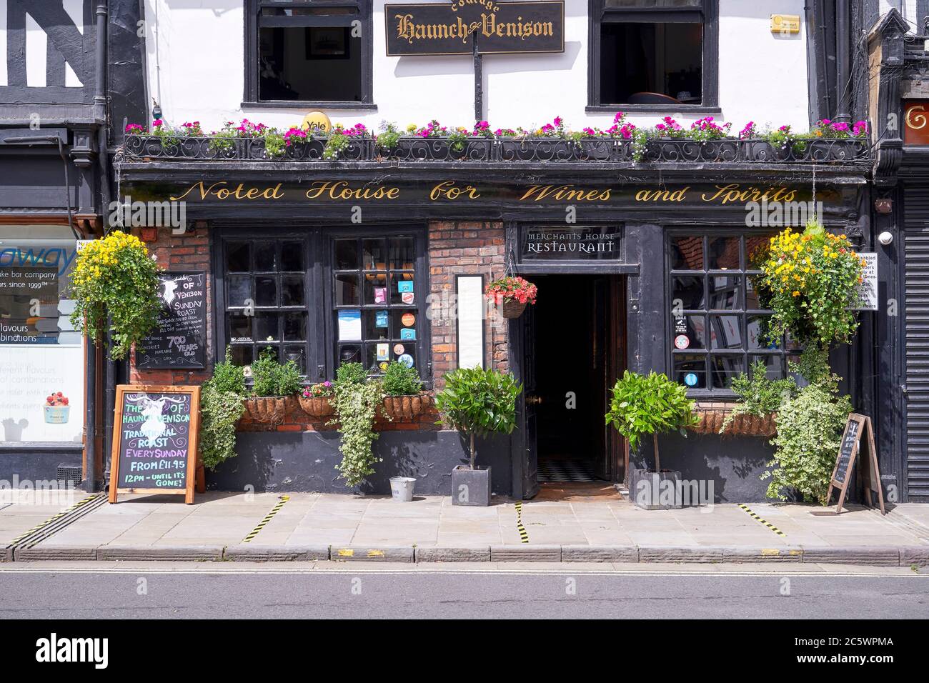 Haunch of Venison historic pub and restaurant in Salisbury Stock Photo