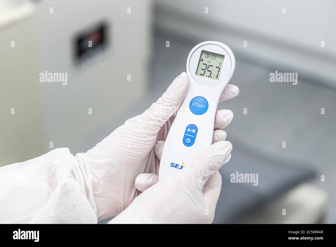 Temperature reading hires stock photography and images Alamy