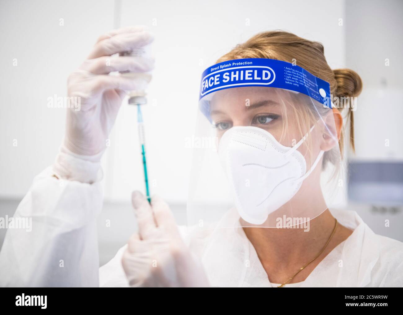 Full ppe nurse hi-res stock photography and images - Alamy