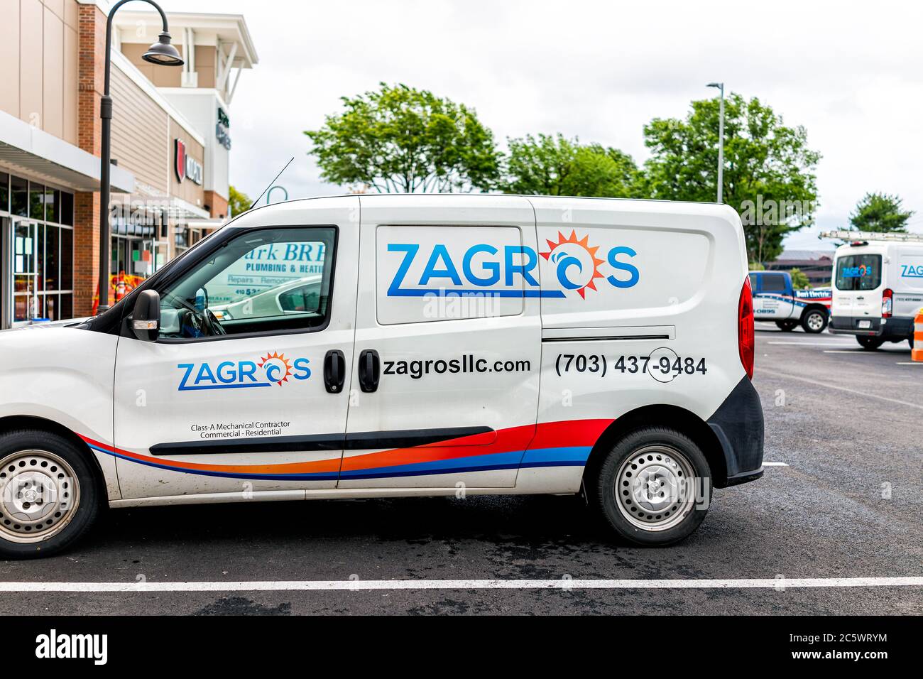 Herndon, USA June 11, 2020 Virginia Fairfax County strip mall plaza