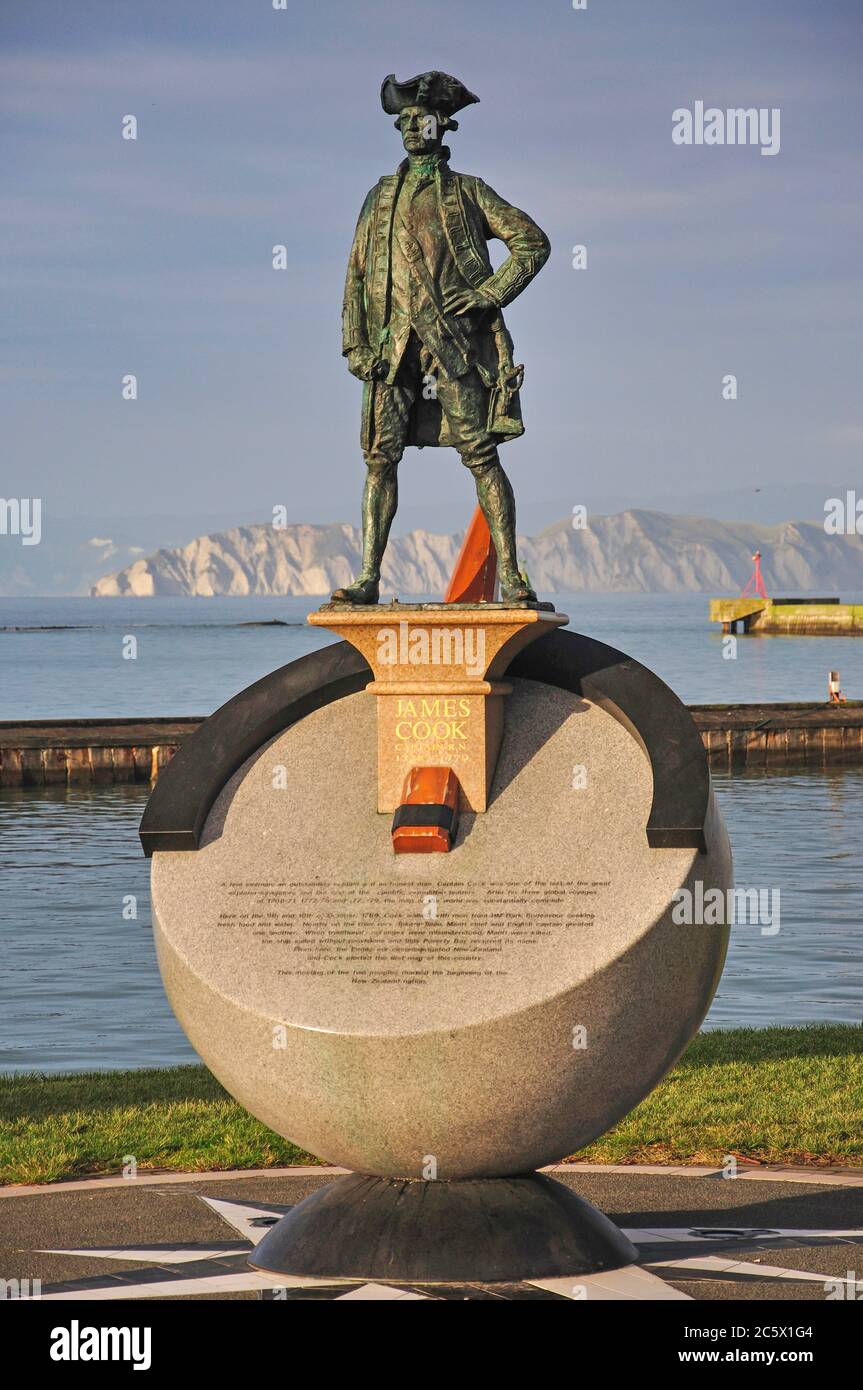 Captain Cook's landing site statue on waterfront, Gisborne, Gisborne Region, North Island, New Zealand Stock Photo