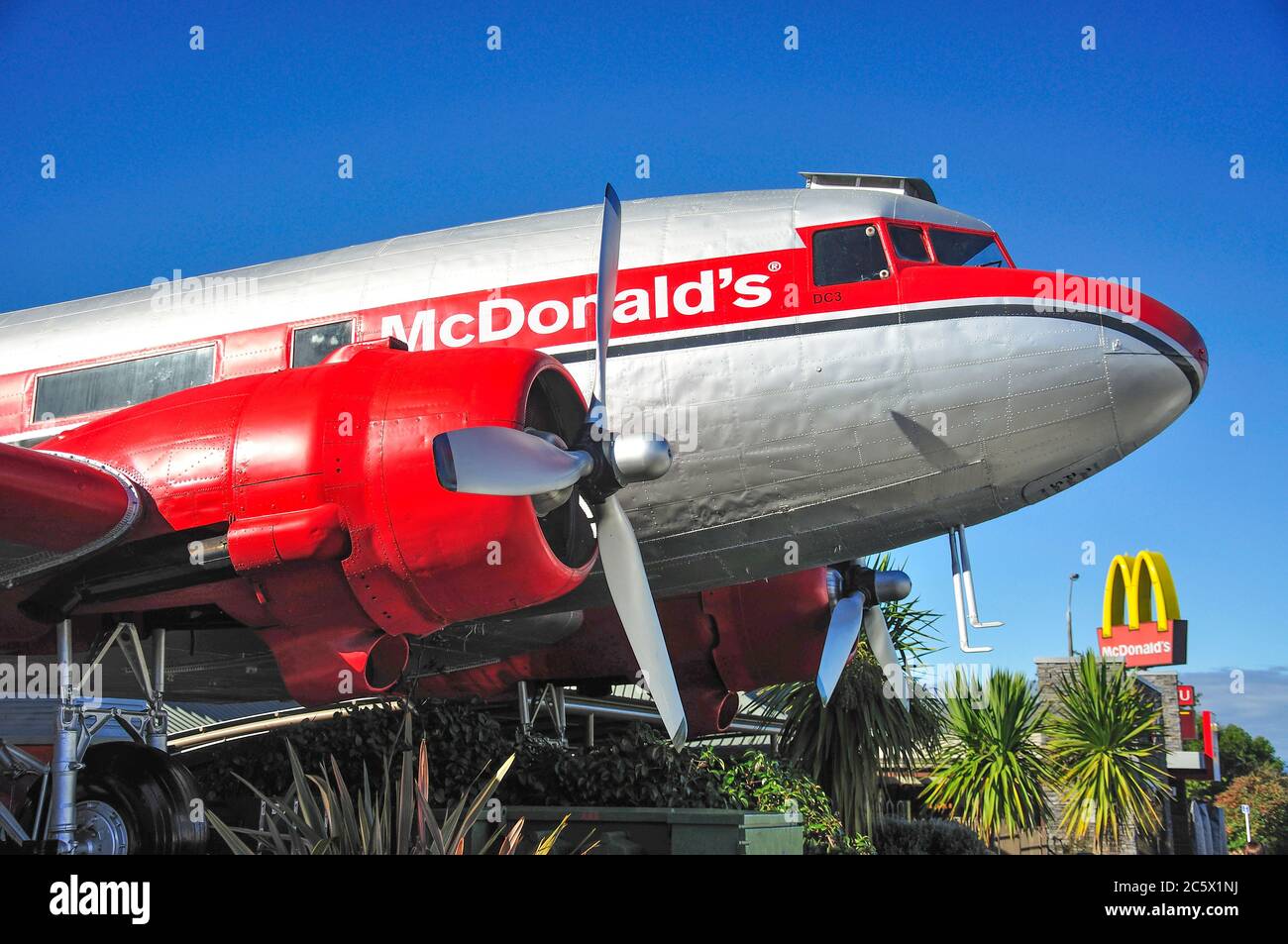 Vintage Douglas DC-3 aircraft at McDonald's Restaurant, Ruapehu Street, Taupo, Waikato Region, North Island, New Zealand Stock Photo