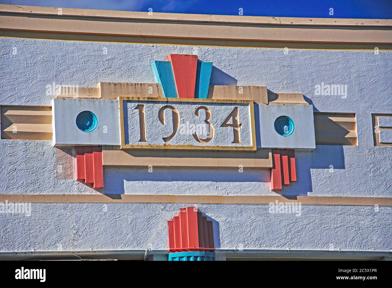 Facade art deco date hi-res stock photography and images - Alamy
