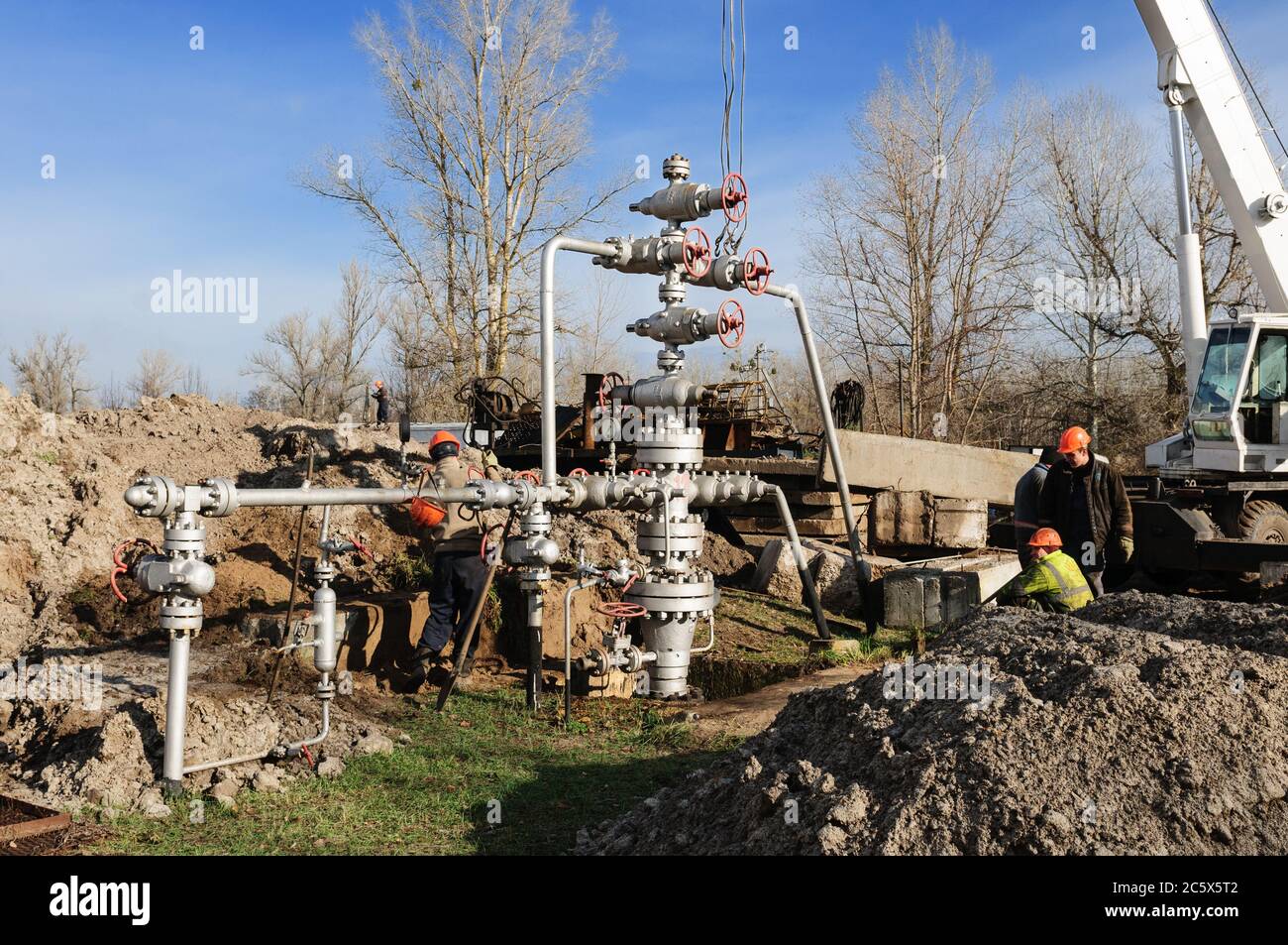 Preparation of a gas well for overhaul Stock Photo Alamy