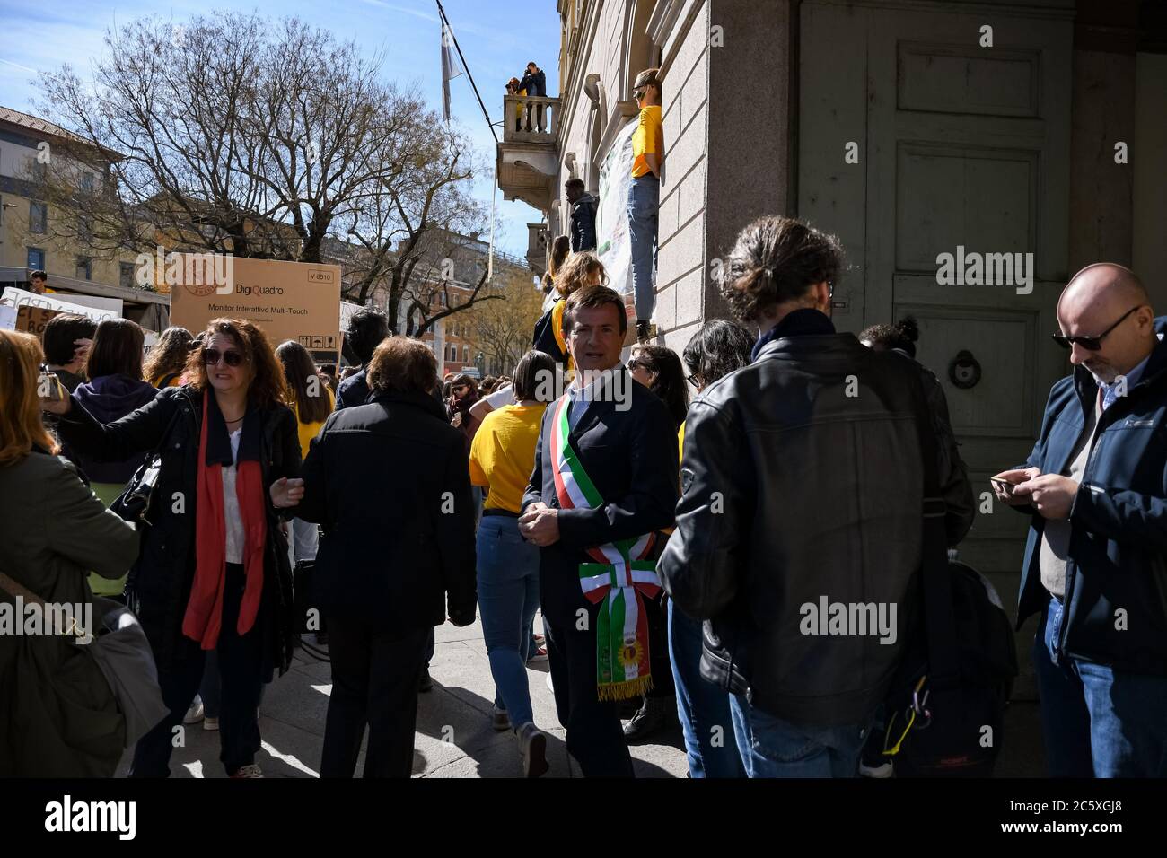 Mayor of Bergamo Giorgio Gori and students during the international strike for global warming policies 'Fridays for future'. Bergamo, Italy. Stock Photo