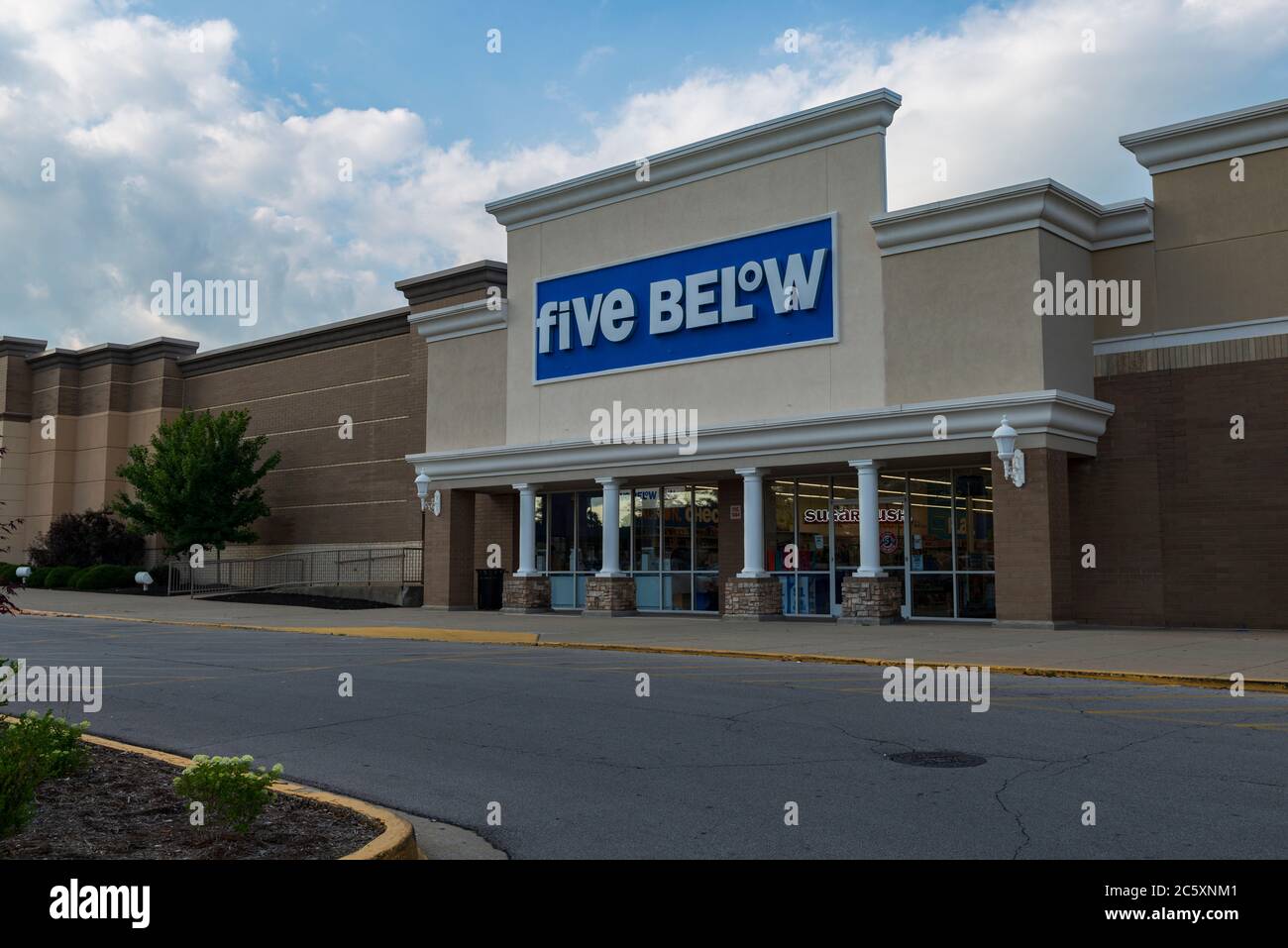 Five Below at Hamburg Pavilion in Lexington Kentucky Stock Photo