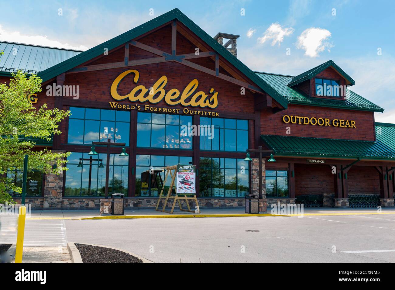 Cabelas hi-res stock photography and images - Alamy