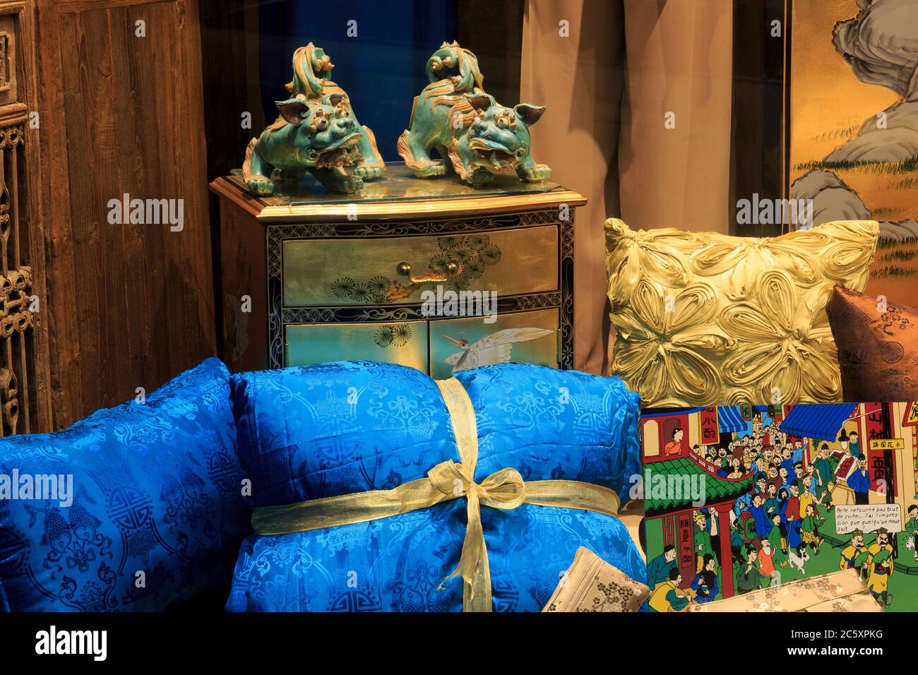 Grant Avenue store window in Chinatown,San Francisco,California,USA Stock Photo Alamy