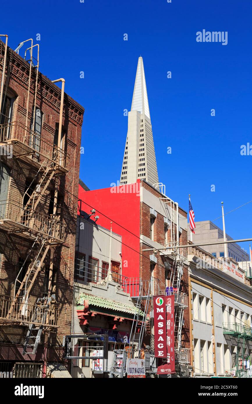San francisco chinatown transamerica pyramid hires stock photography