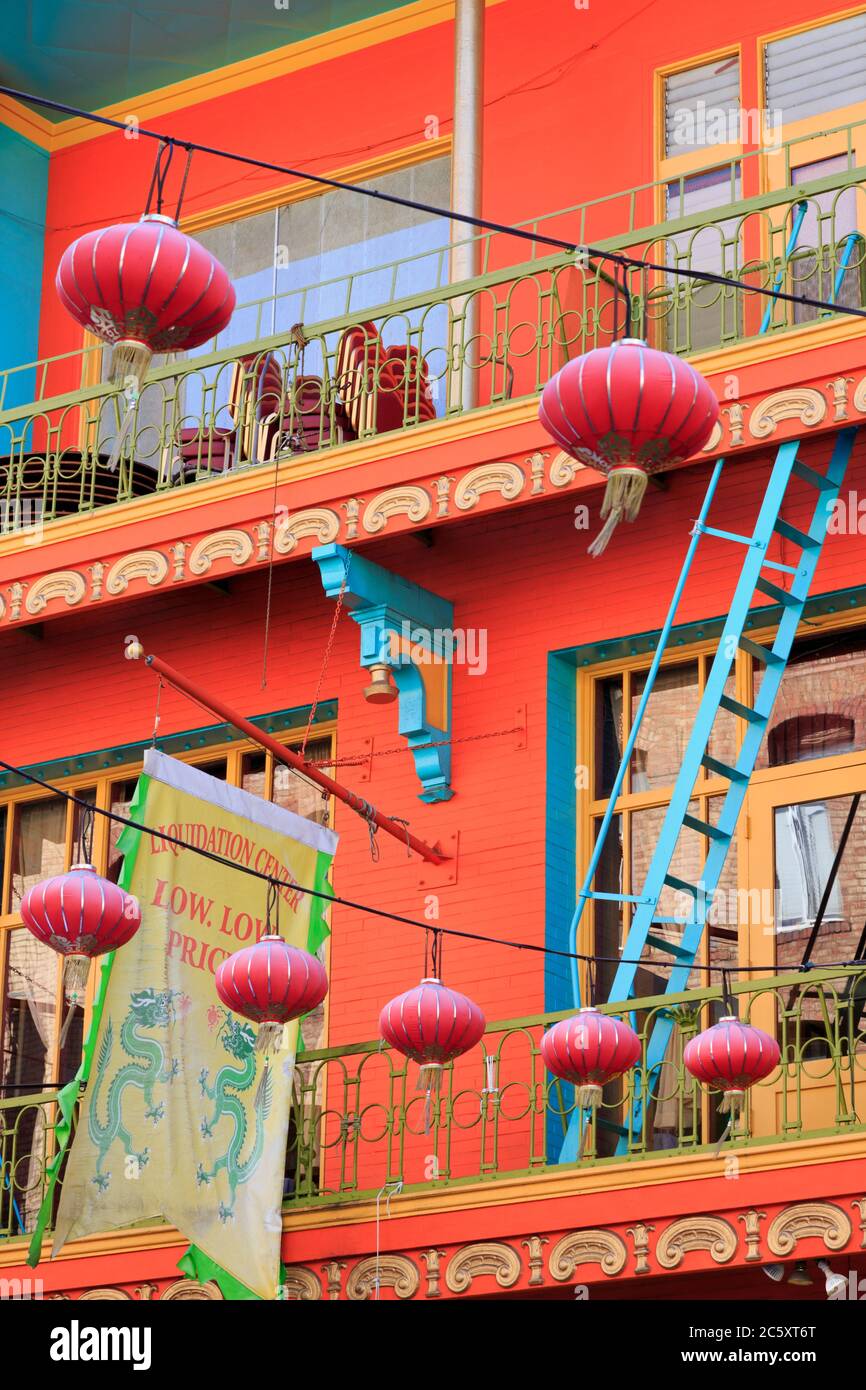 Shopping in san francisco chinatown hires stock photography and images