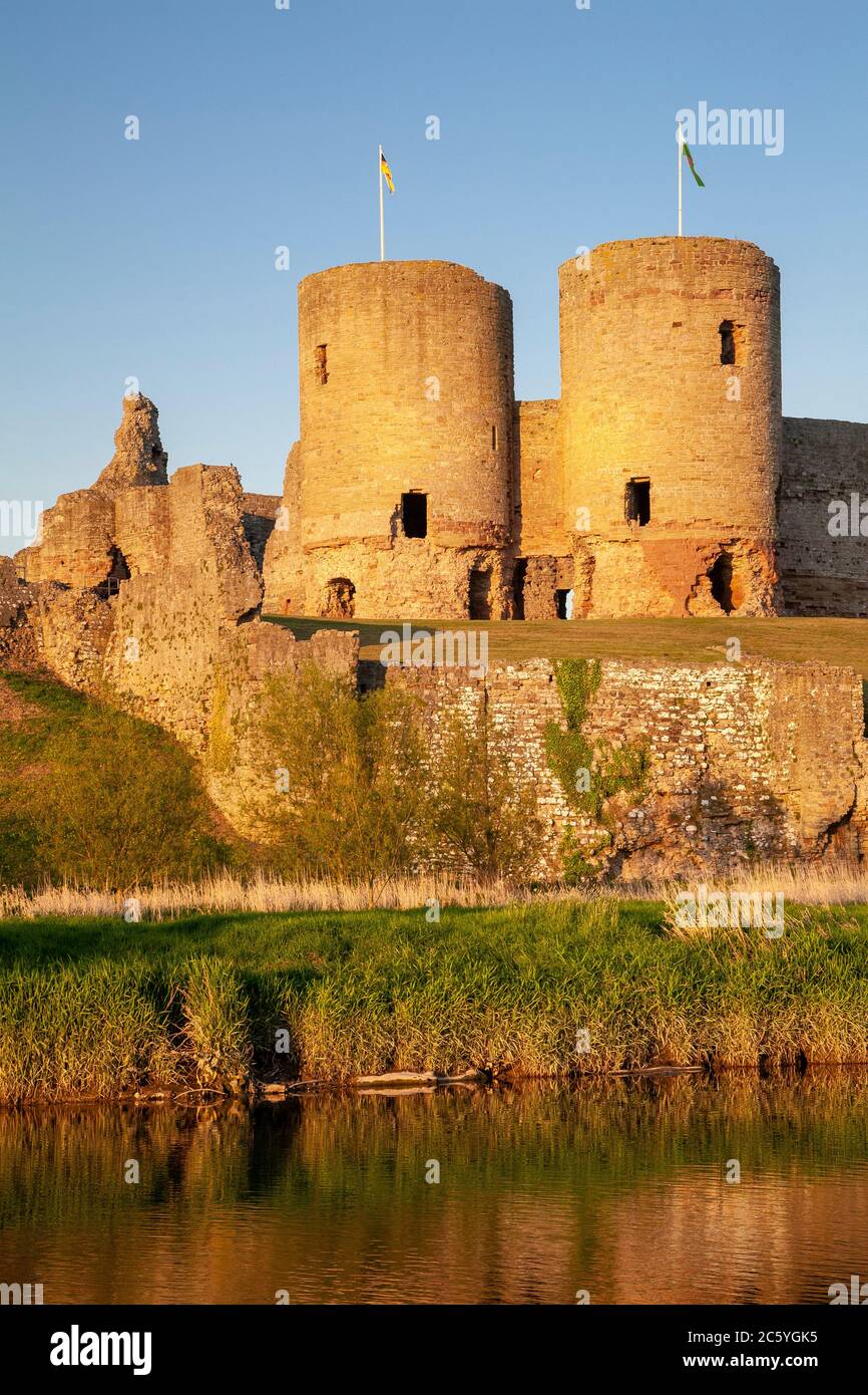 Rhuddlan castle on the banks of the River Clwyd, North Wales Stock Photo