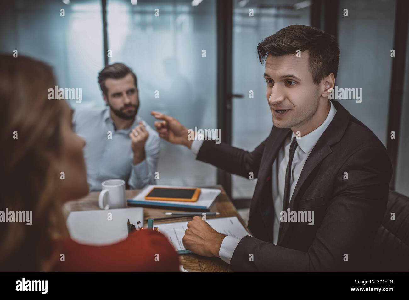 Lawyer talking to a woman about divorce reasons Stock Photo Alamy