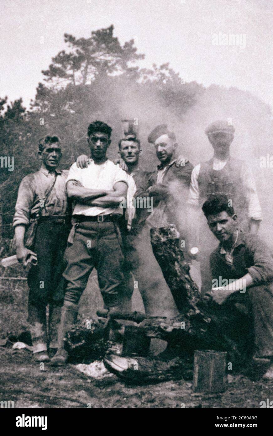 Irishmen working at a Peat bog in 1941 Stock Photo