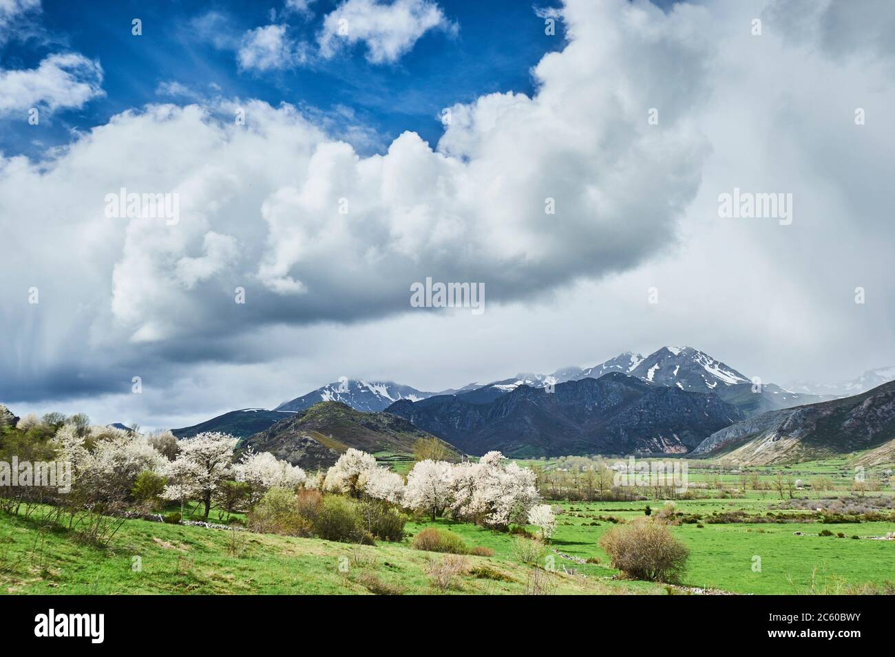 Cantabrian landscapes: spring in Luna river Valley near Riolago, Babia region (Leon province, region of Castilla y Leon, Spain) Stock Photo