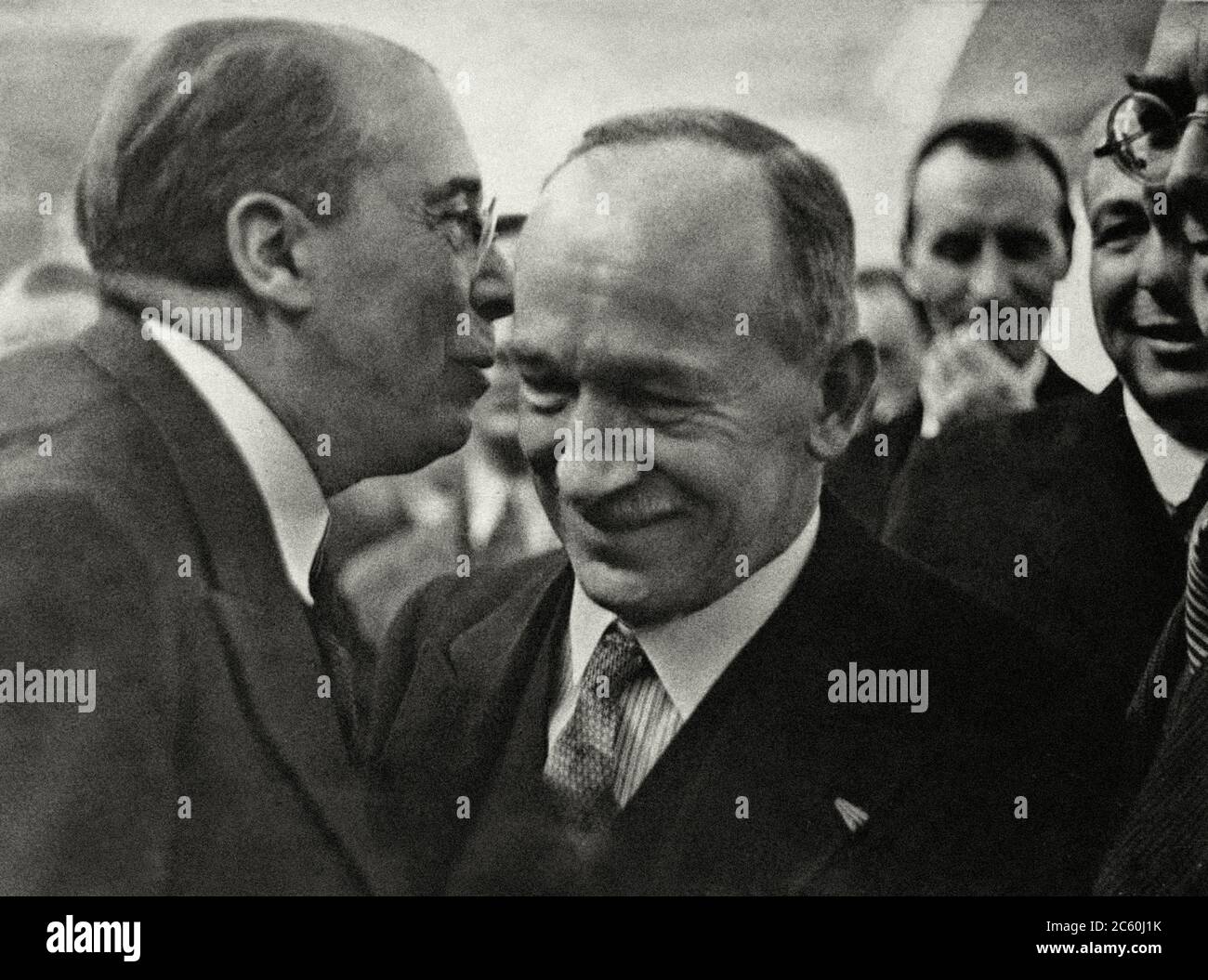 During an extraordinary session of the League of Nations, the representative of Portugal, Mr. Vasconcelos (right) talks with the foreign Minister of C Stock Photo