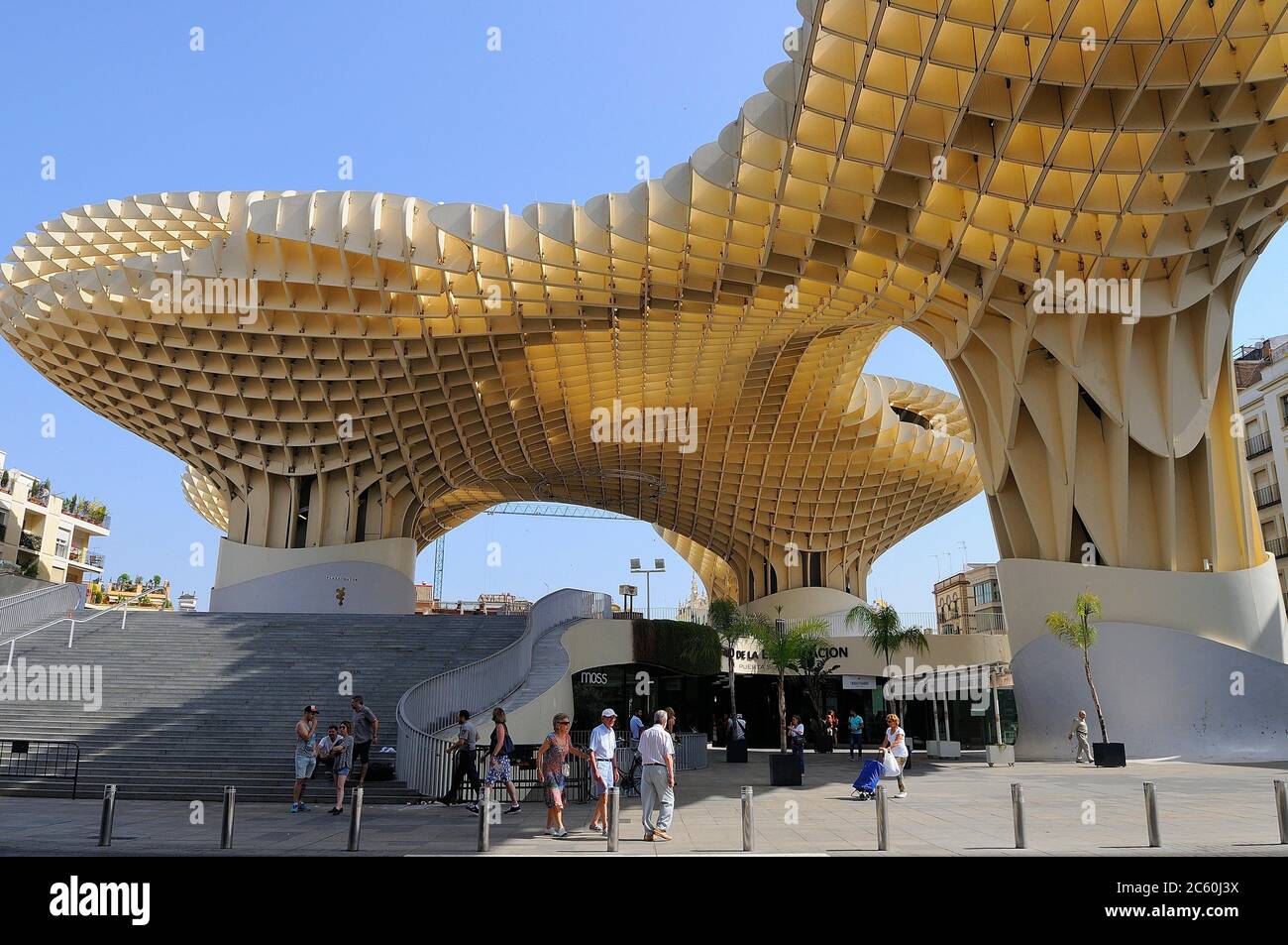 Setas de Sevilla. Metropol Parasol structure by the architect Jürgen Mayer.  Mercado de la Encarnación. Sevilla. Andalusia. Spain Stock Photo - Alamy