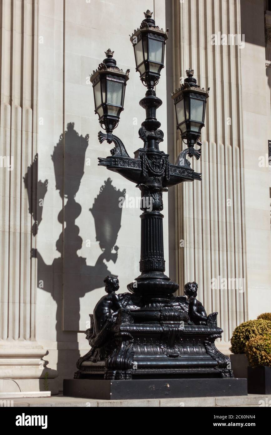 Beaux Arts lantern outside the Four Seasons Hotel, 10 Trinity Square, Tower Hill, London Stock Photo