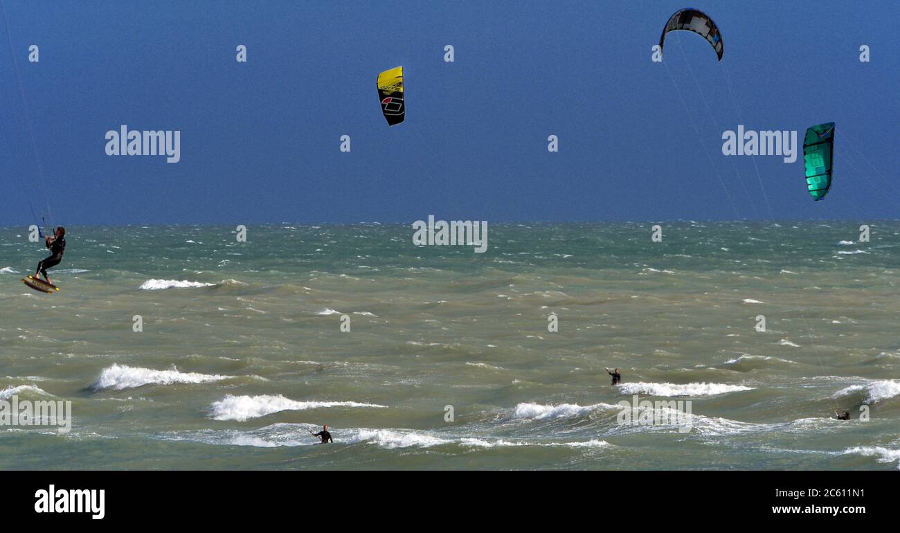 40 knot gusting winds hires stock photography and images Alamy
