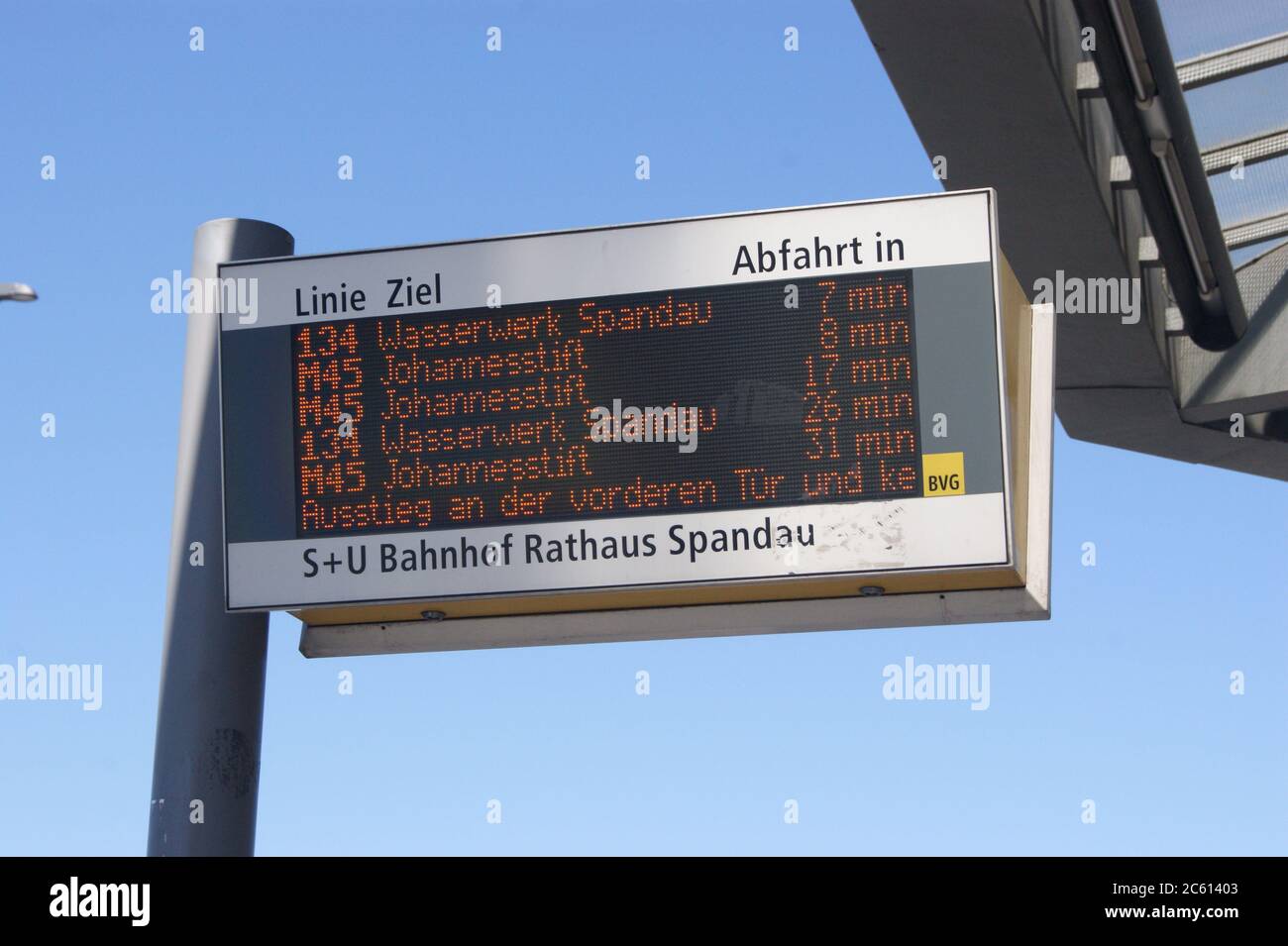 BVG-Fahranzeige am Rathaus Spandau Stock Photo