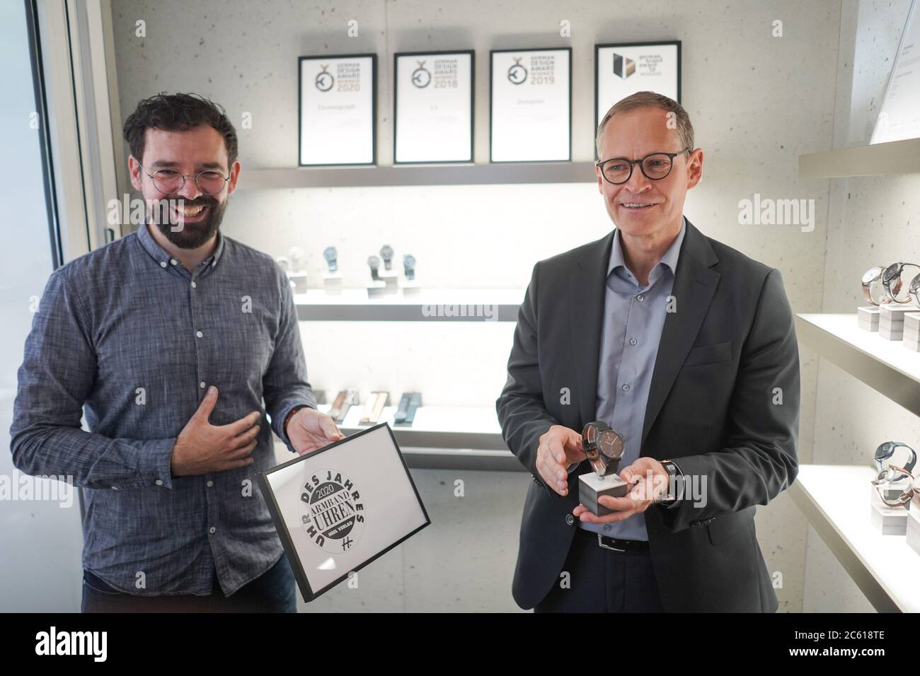 Berlin, Germany. 06th July, 2020. Michael Müller (r, SPD), Berlin's  Governing Mayor, and Jacques Colman, one of the three founders of the watch  company "Lilienthal Lifestyle GmbH", are standing in the showroom