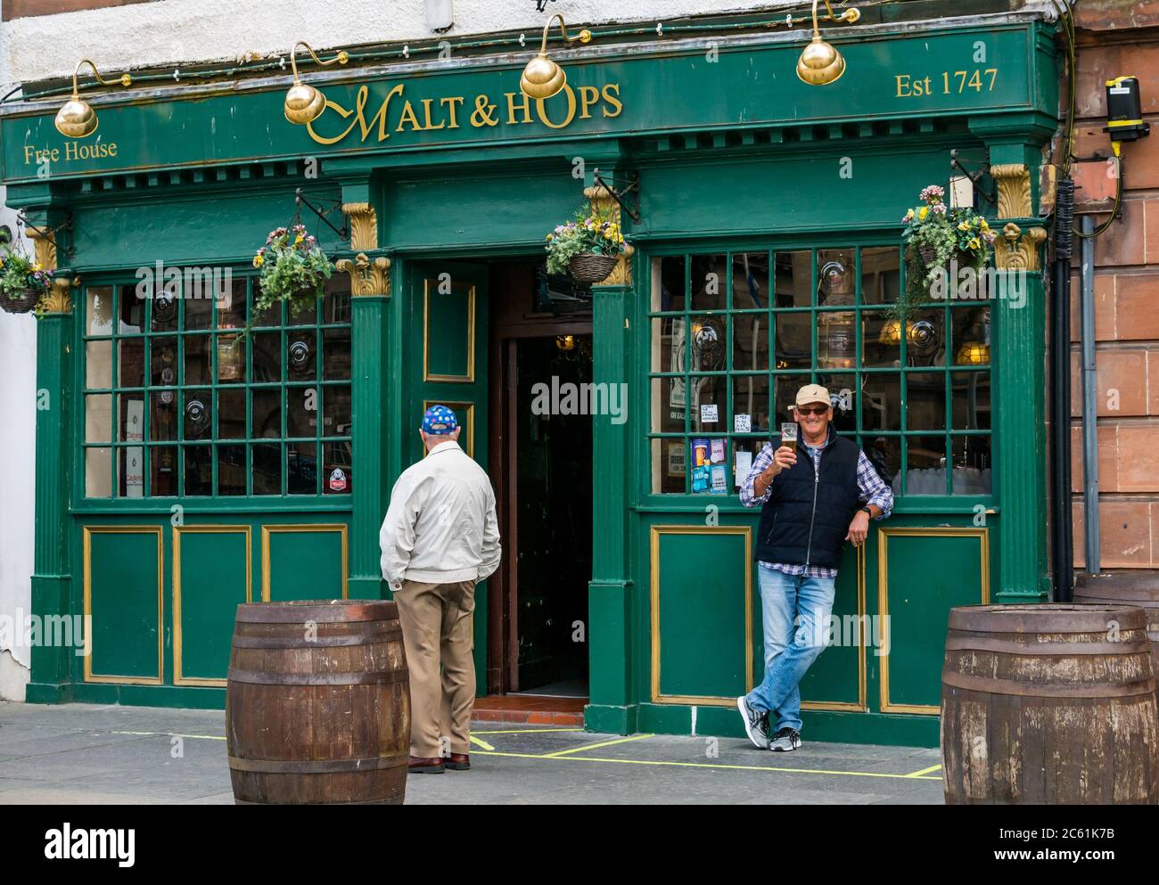 Leith pubs hires stock photography and images Alamy