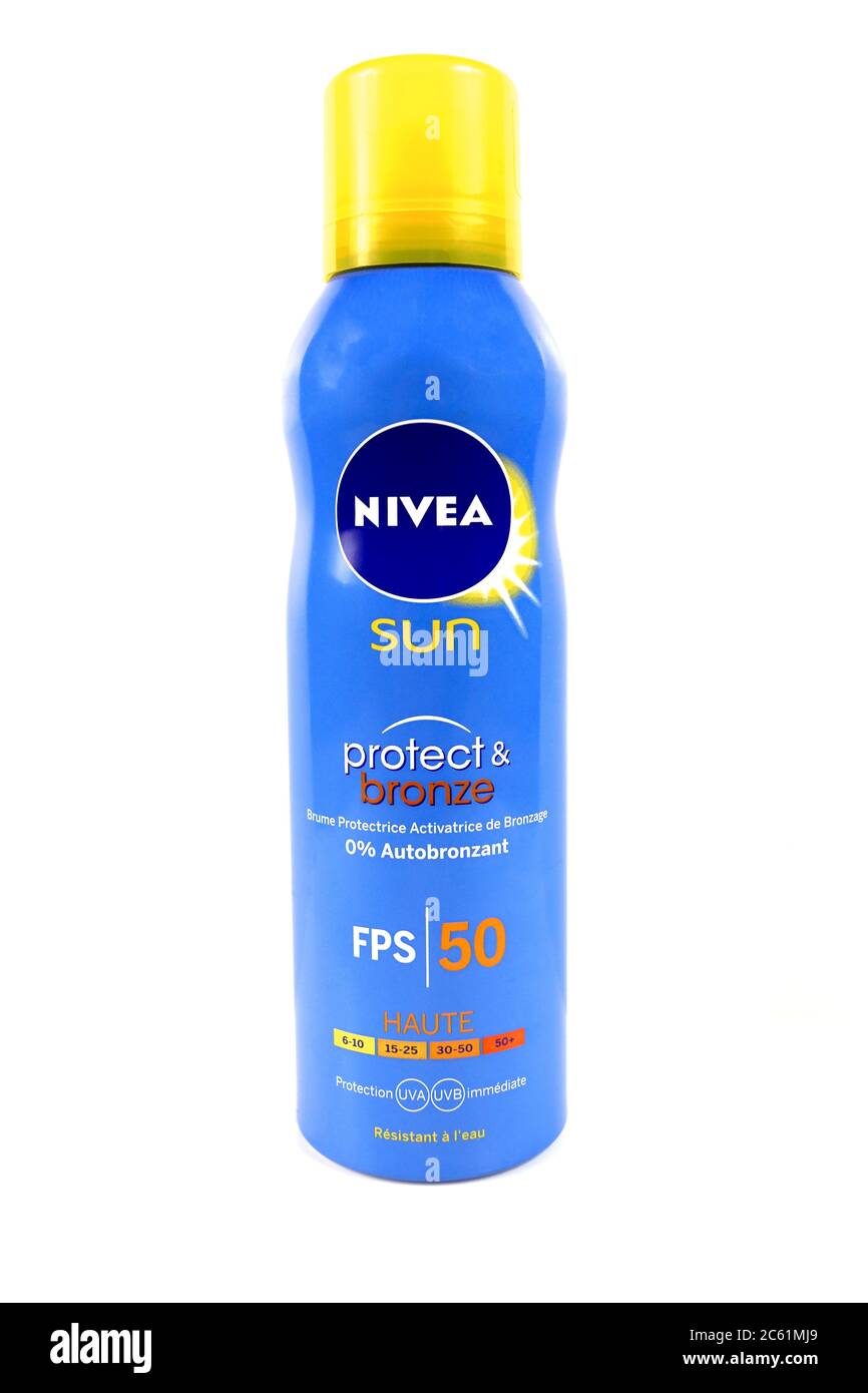 protective sun spray mist produced by the Nivea brand Stock Photo - Alamy