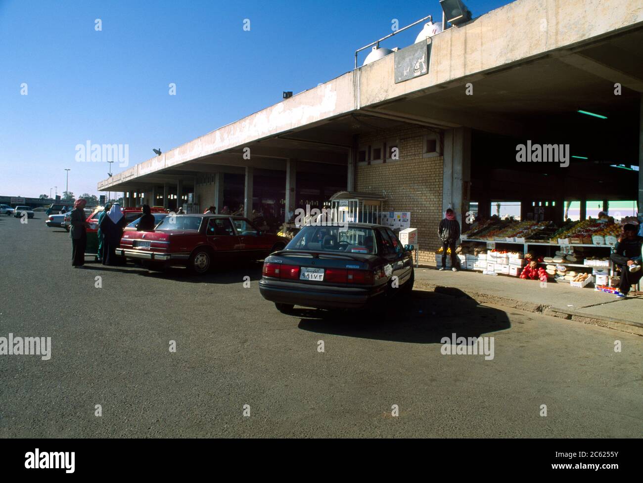 Kuwait City Cars Parked At The Vegetable Souk Iranian Market Stock