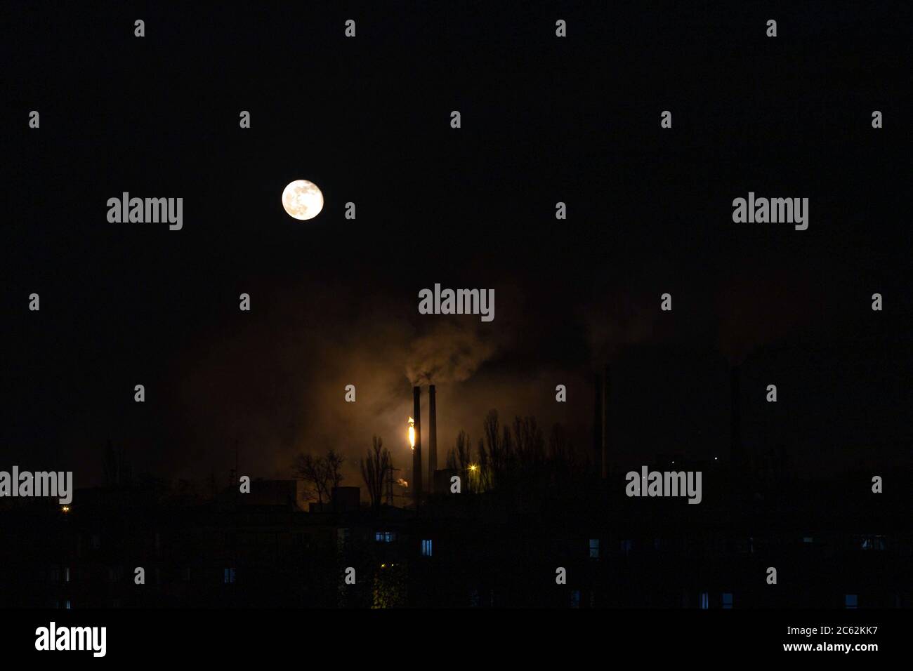 https://c8.alamy.com/comp/2C62KK7/view-of-dark-full-moon-night-over-the-city-full-moon-night-background-2C62KK7.jpg