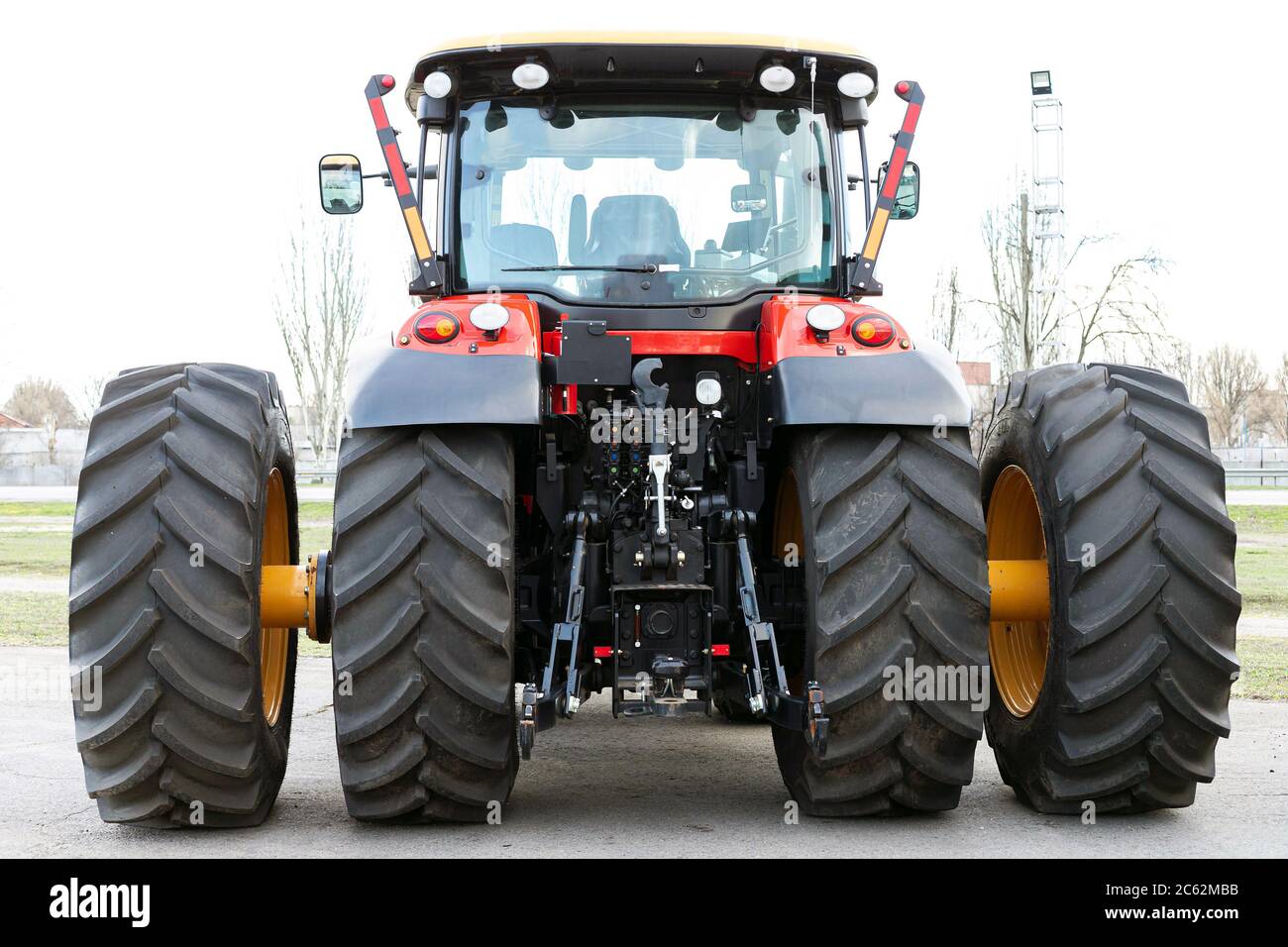 Back view agricultural tractor hi-res stock photography and images - Alamy