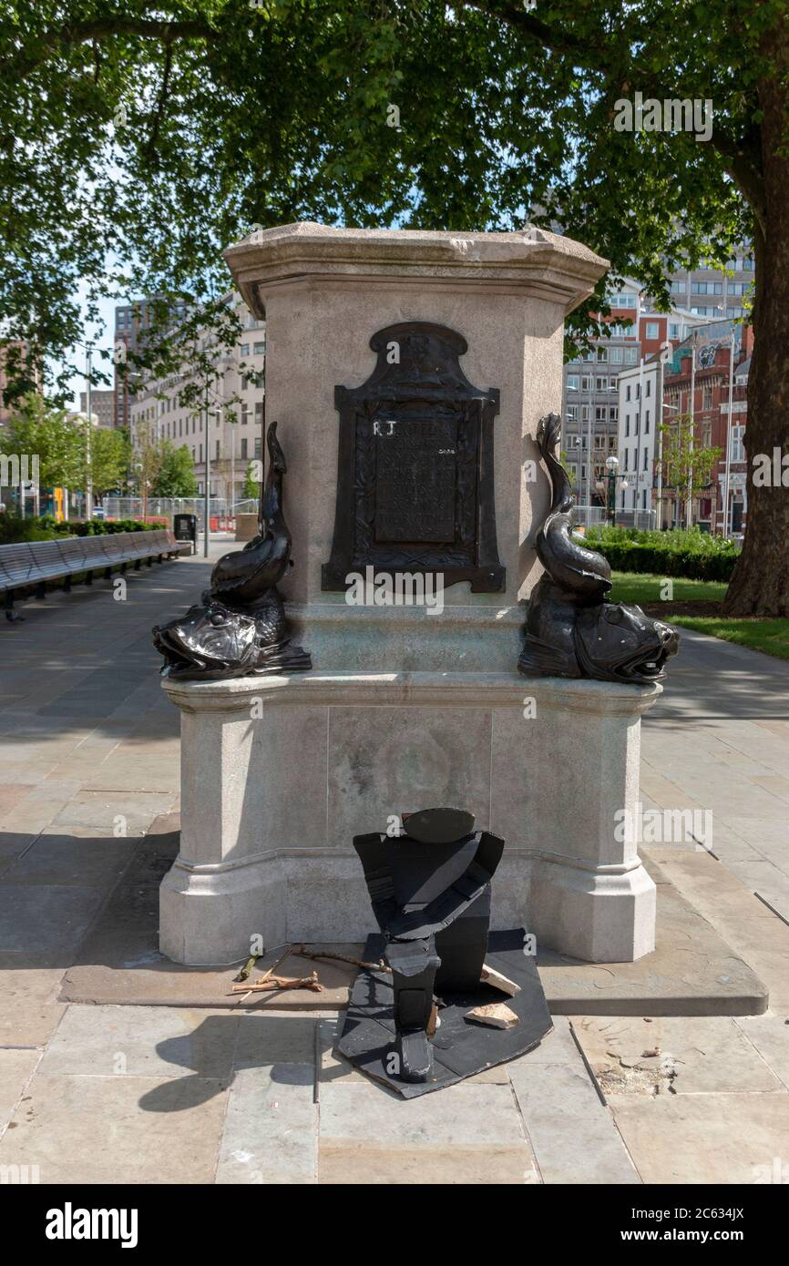 BristolJune2020EnglandThe empty statue stand of Edward Colston that