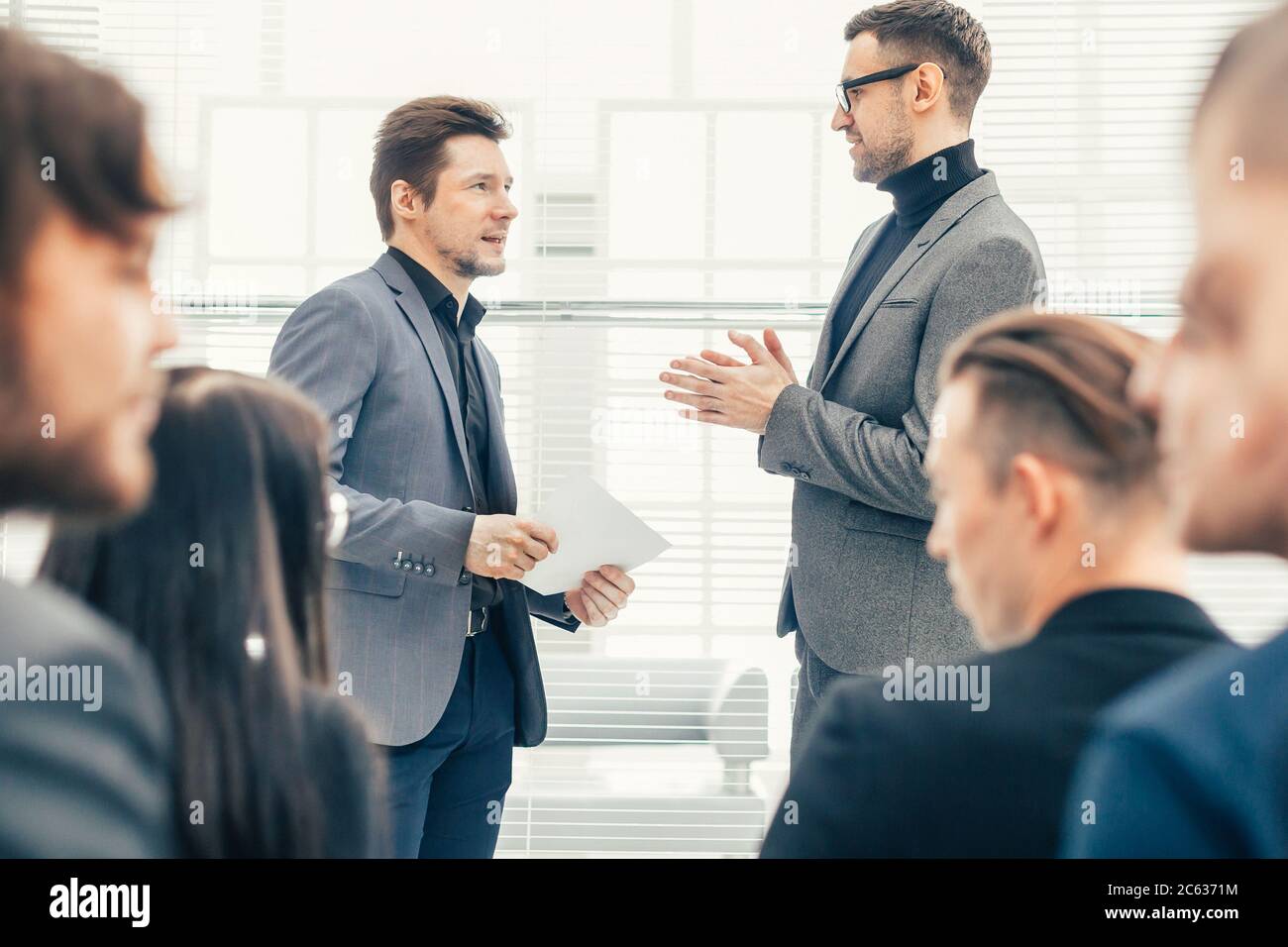 Men in meeting conference room hi-res stock photography and images - Alamy