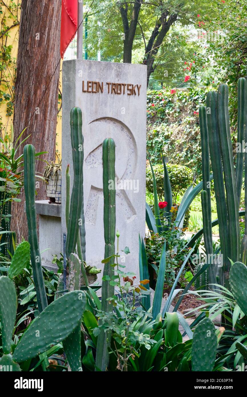 The grave of Leon Trotsky at the house where he lived in Coyoacan, Mexico City Stock Photo