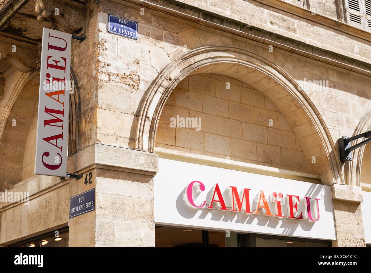 Bordeaux , Aquitaine / France - 07 05 2020 : Camaieu logo store text on  building Camaïeu shop sign french clothing for fashion women Stock Photo -  Alamy