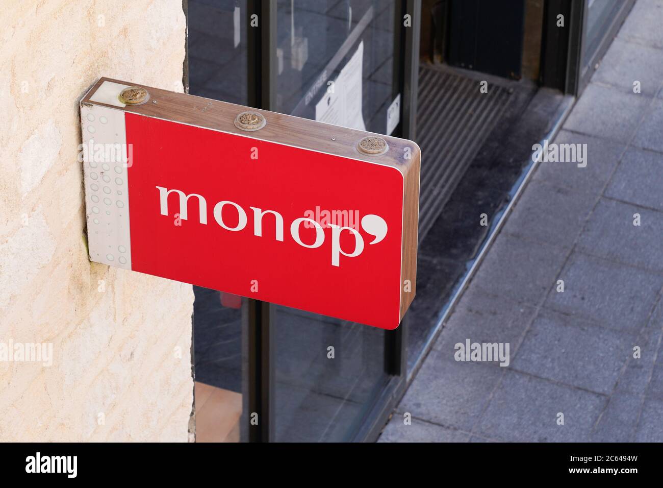 Monoprix clothing hi-res stock photography and images - Alamy