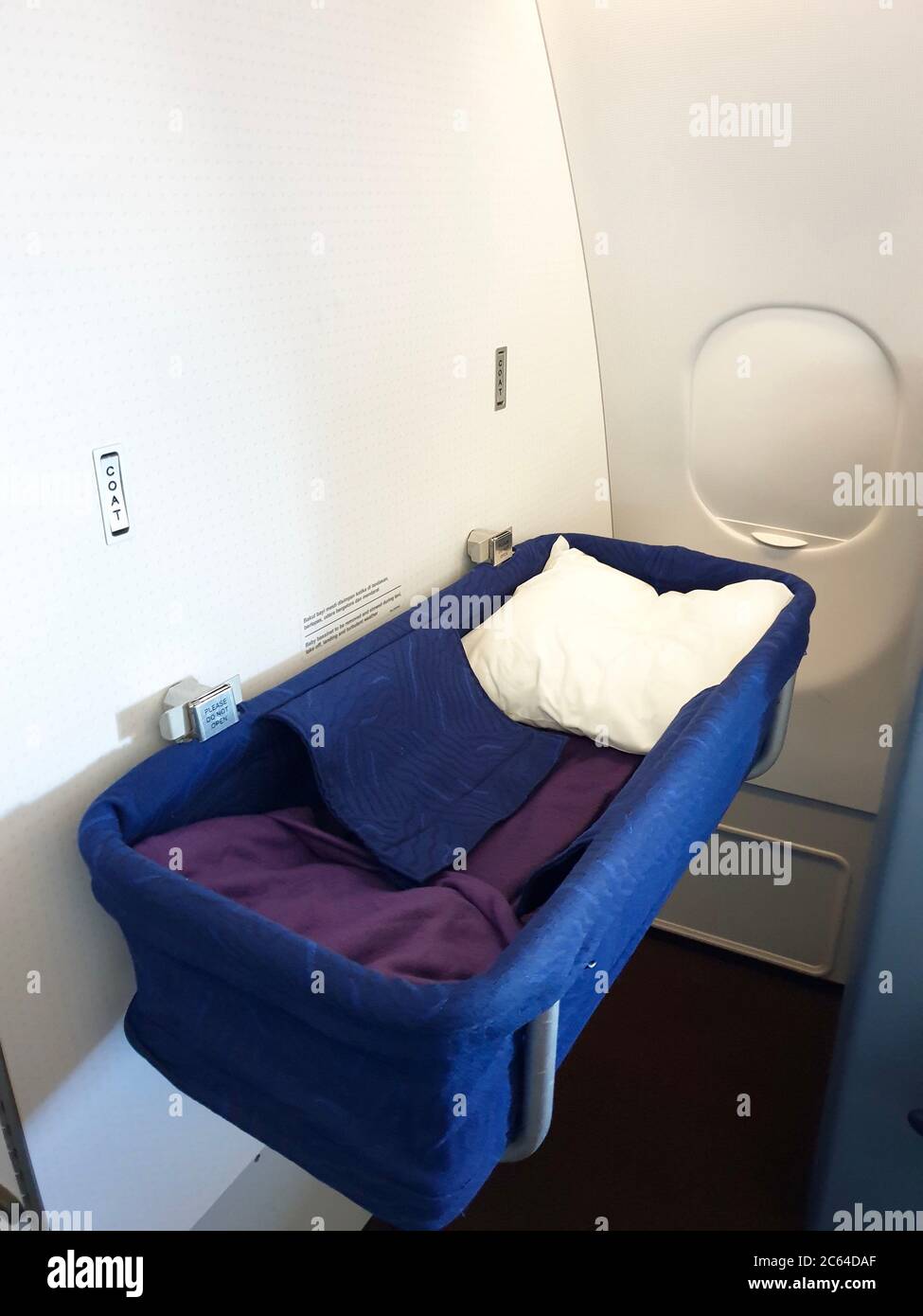 Baby shop bassinet aircraft