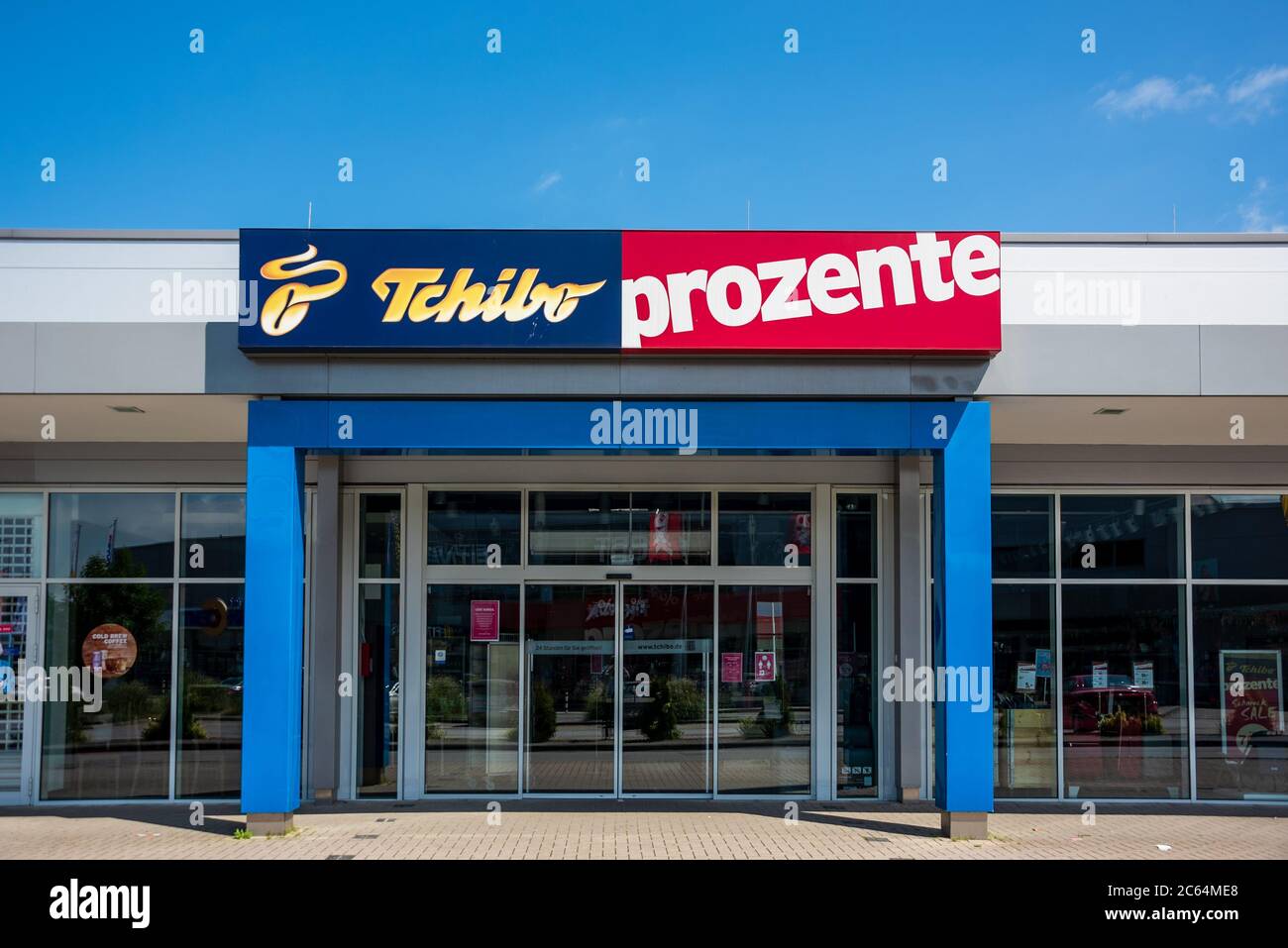 Die Tchibo GmbH mit Sitz in Hamburg ist eines der größten deutschen  Konsumgüter- und Einzelhandelsunternehmen Stock Photo - Alamy