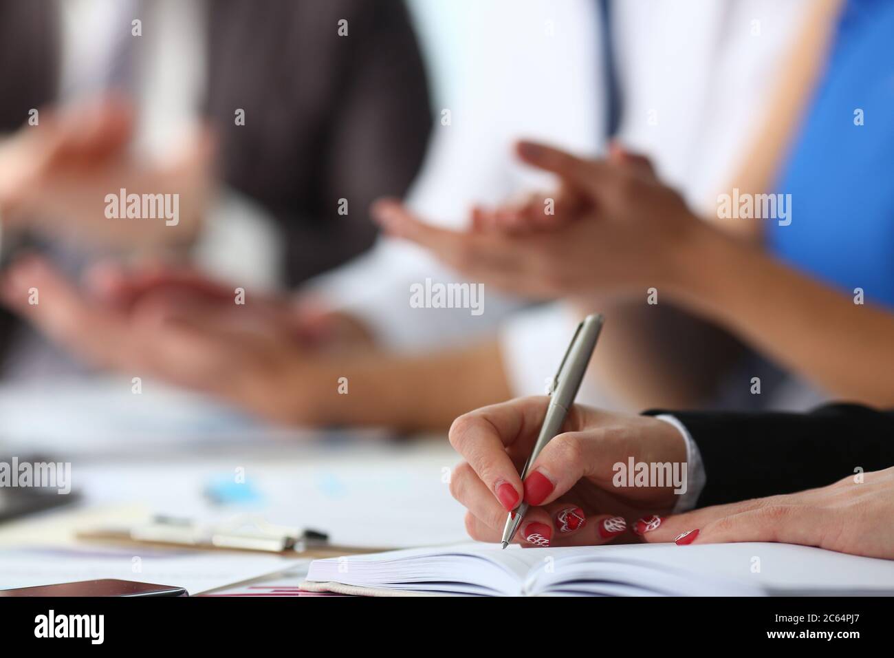 Woman clapping in online hi-res stock photography and images - Alamy