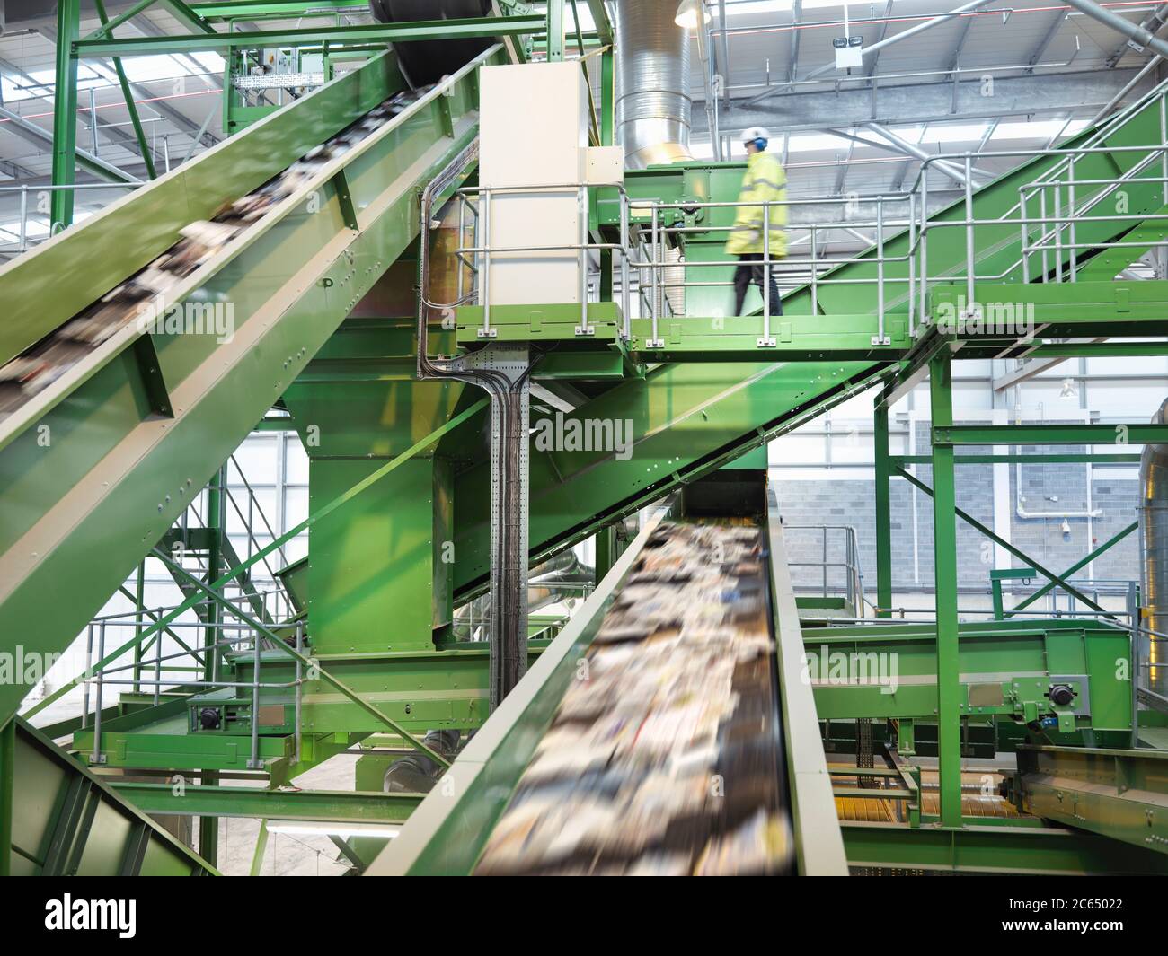 Recycling conveyor belt hires stock photography and images Alamy