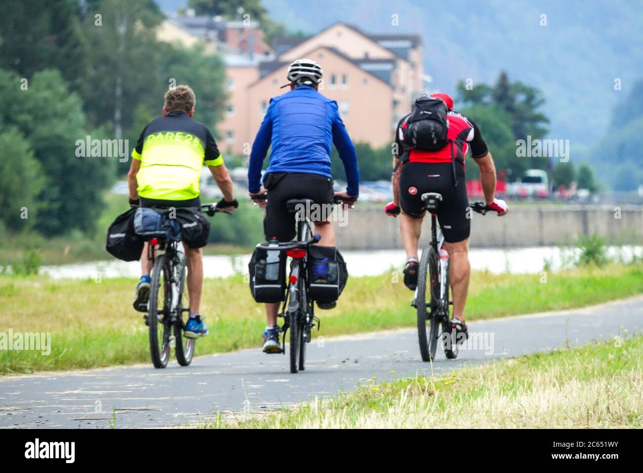 People cycling holidays Germany Saxony Elbe river cycle path Stock Photo