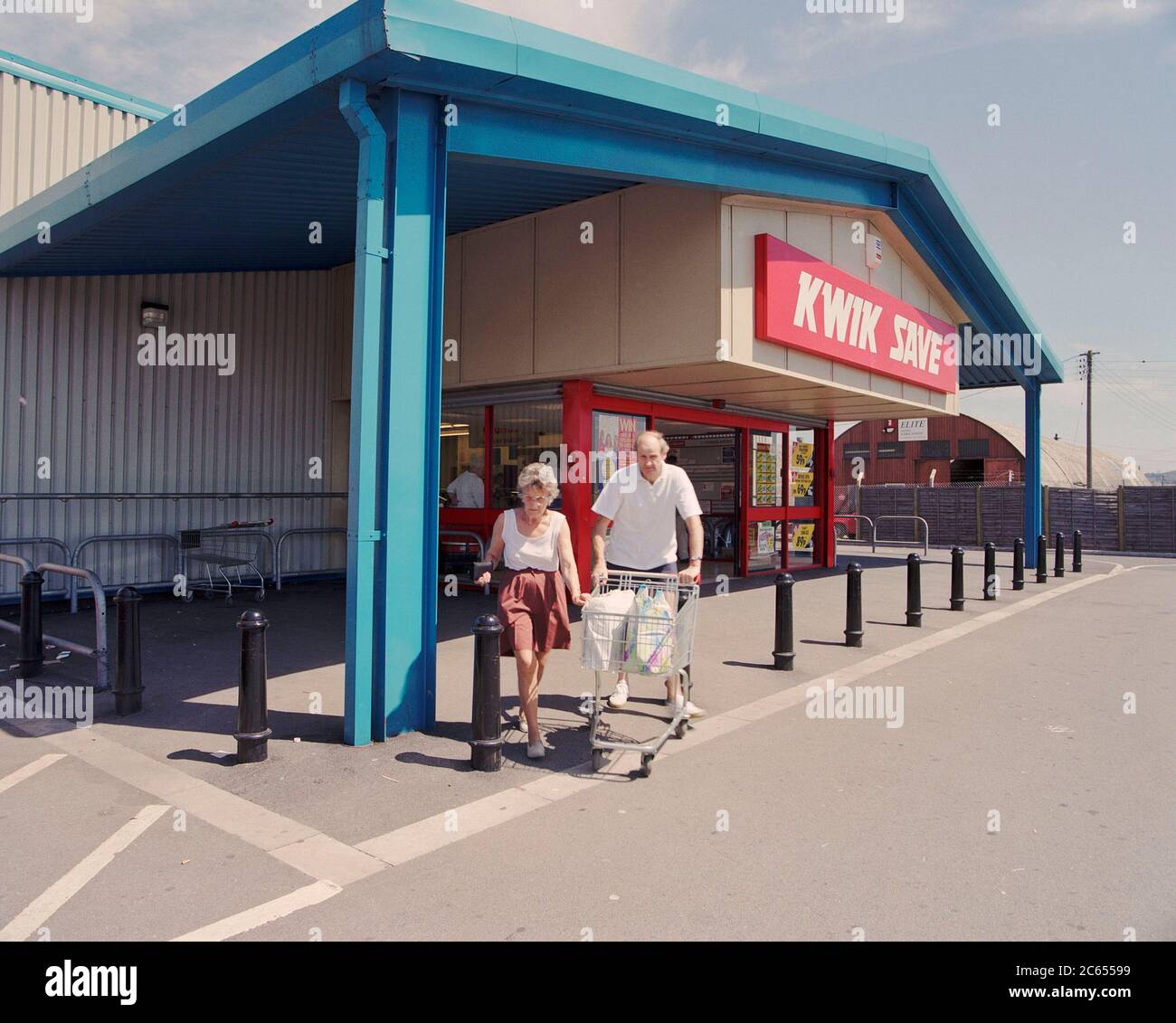 Kwik save 1990s hi-res stock photography and images - Alamy