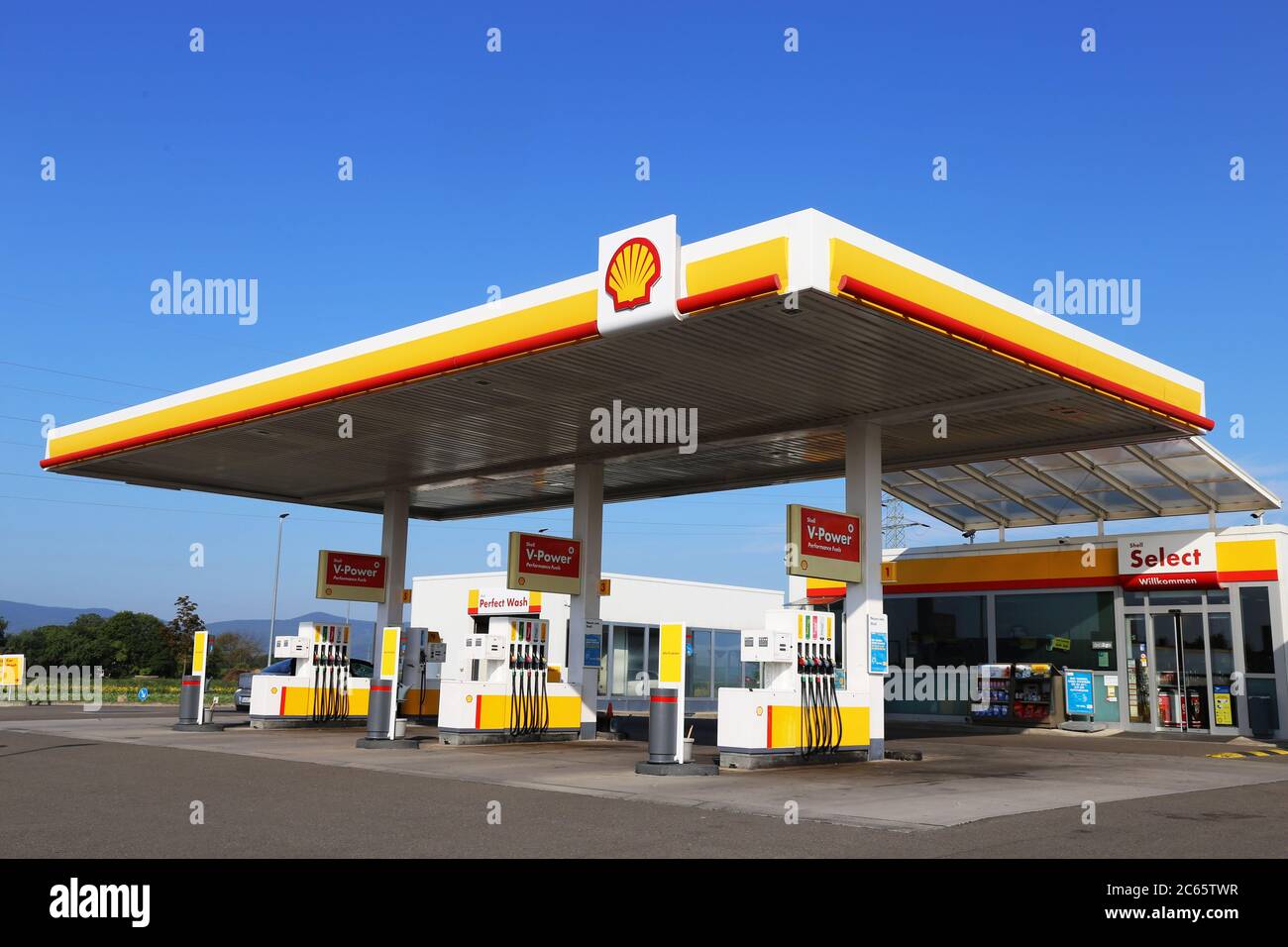 Shell-Tankstelle (Haßloch, Rheinland-Pfalz) Stock Photo