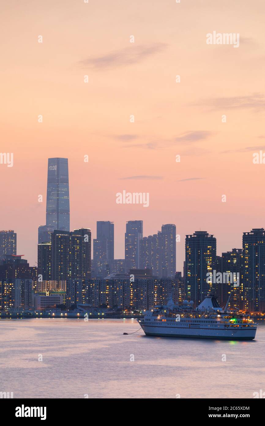 Tsim Sha Shui skyline and ICC at sunset, Hong Kong Stock Photo