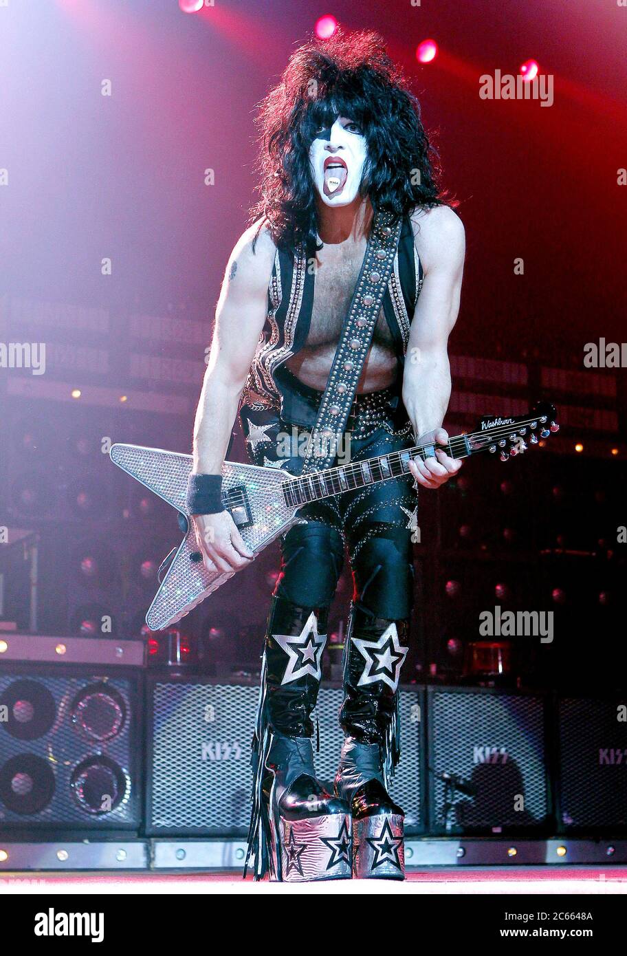 KISS, Paul Stanley/st LP 帯付き hard rock Paul Stanley perform with KISS at the Hard Rock Live Arena