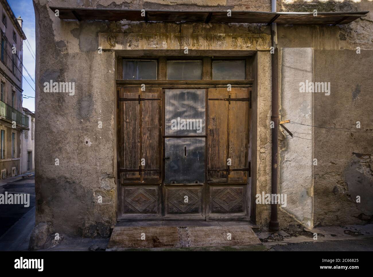 Closed shop in Ouveillan Stock Photo