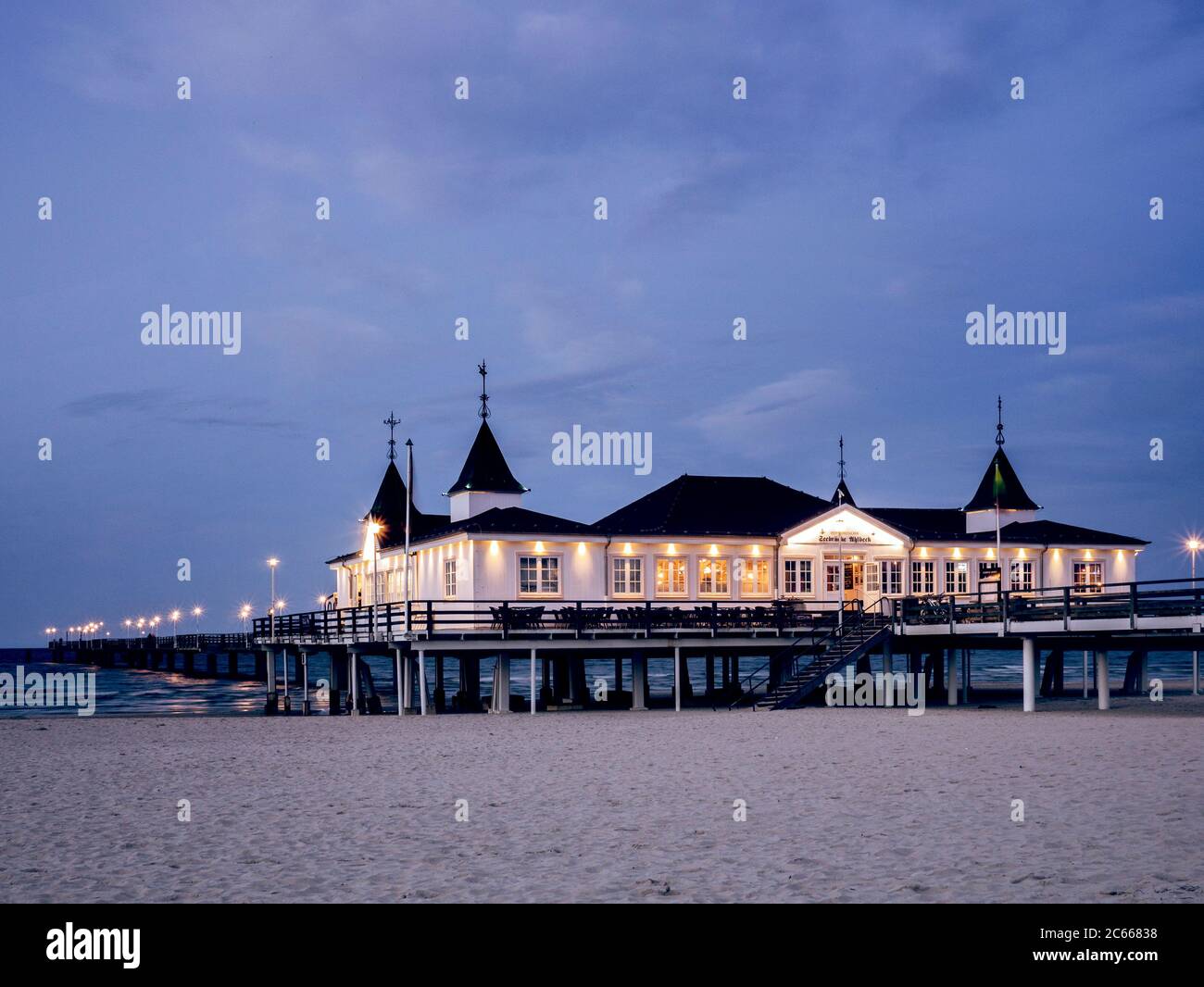 Seebrucke Ahlbeck High Resolution Stock Photography And Images Alamy