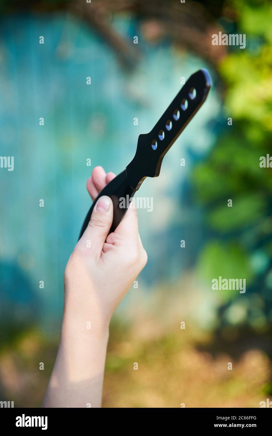 Knife Throwing High Resolution Stock Photography and Images Alamy