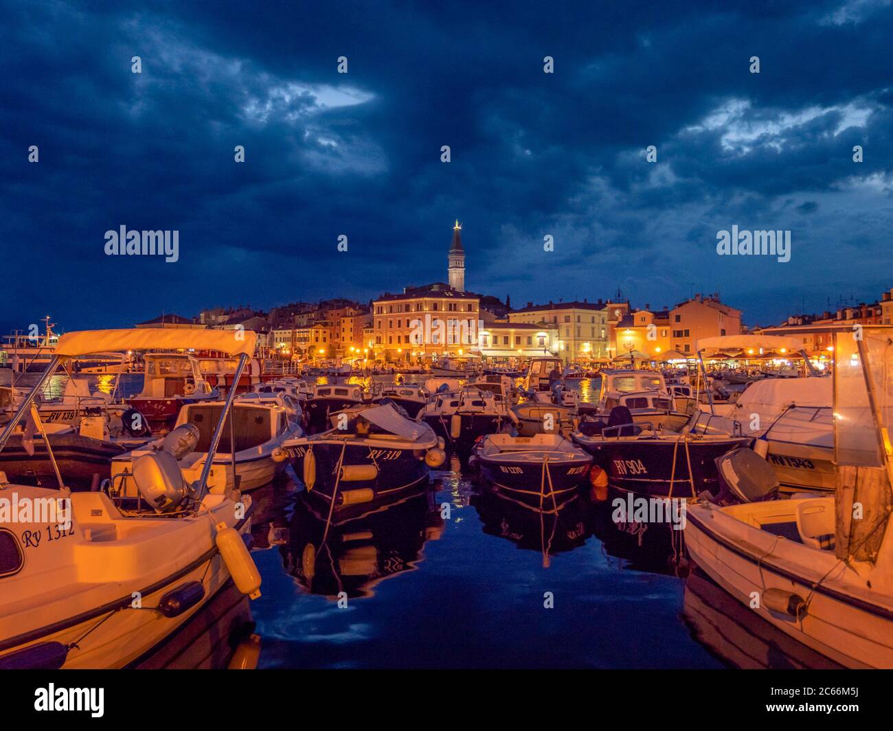 Port night view hi-res stock photography and images - Alamy