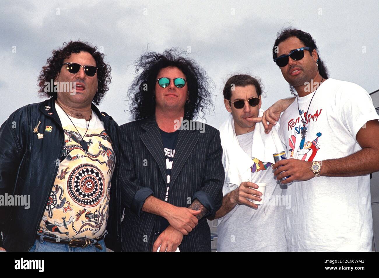 EXCLUSIVE - 06/12/1994, Jubek, backstage photo of the US rock band Los Lobotomys with David Garfield (Keys), Steve Lukather (guitar and vocals), Simon Phillips (drums), John Pêna (bass), (left to right) - backstage at Jubek Open Air Festival 1994. The solo project Los Lobotomys by toto guitarist Steve Lukather played some concerts in Germany in 1994 and promoted dawith the album Candyman. David Garfield and Steve Lukather were founding members of Los Lobotomys. | usage worldwide Stock Photo