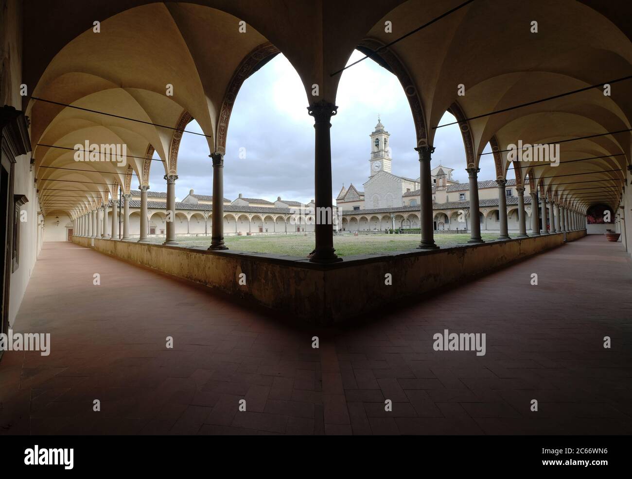 Italian renaissance style courtyard hi-res stock photography and images ...